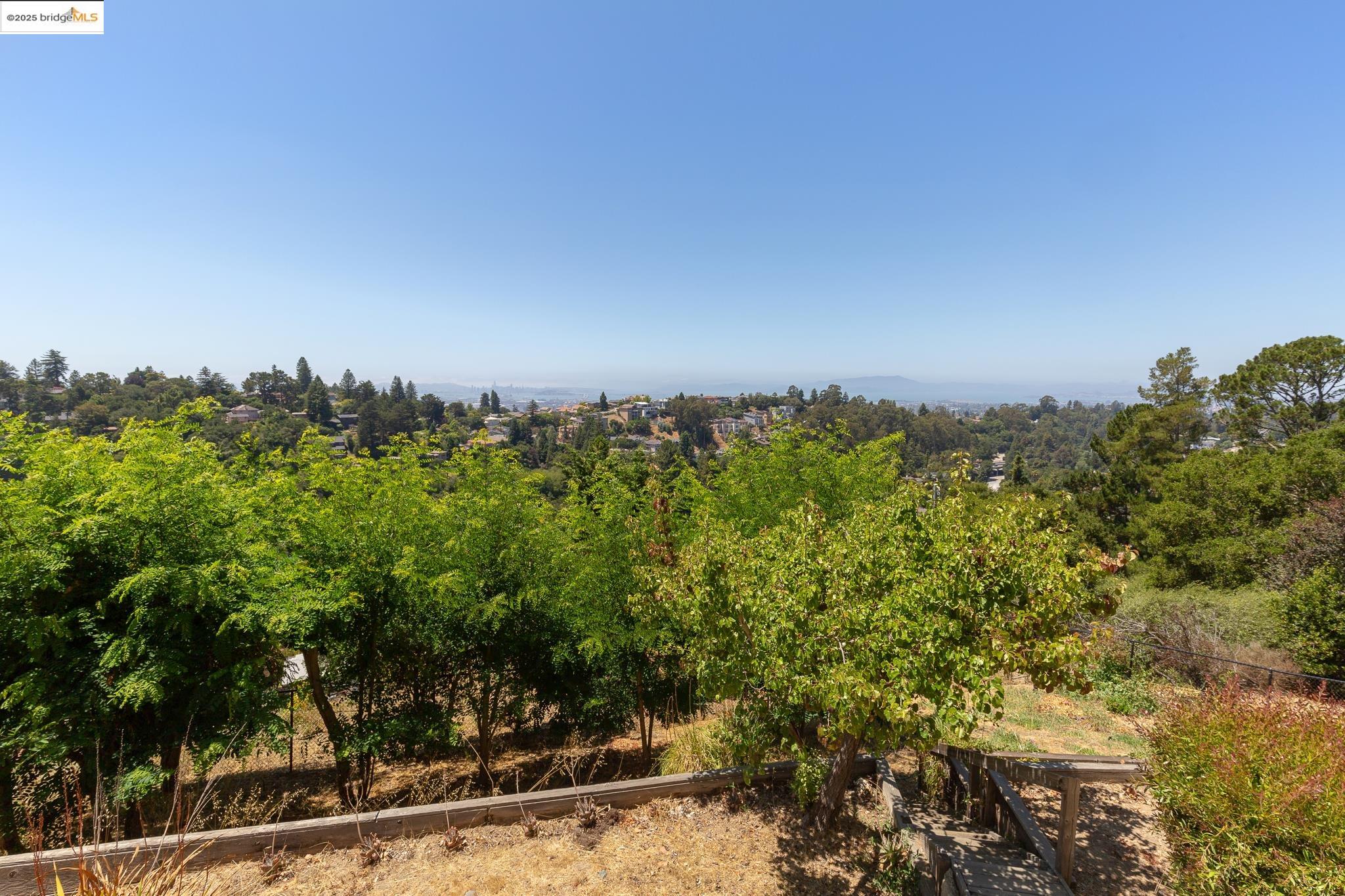 237 Taurus Ave., Oakland, California 94611, 2 Bedrooms Bedrooms, 4 Rooms Rooms,1 BathroomBathrooms,Residential,For Sale,237 Taurus Ave.,41106888