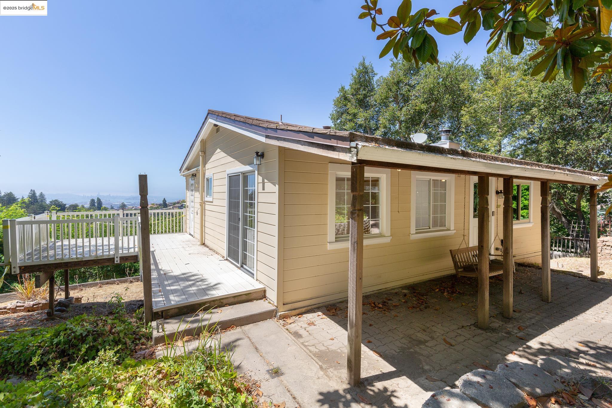 237 Taurus Ave., Oakland, California 94611, 2 Bedrooms Bedrooms, 4 Rooms Rooms,1 BathroomBathrooms,Residential,For Sale,237 Taurus Ave.,41106888