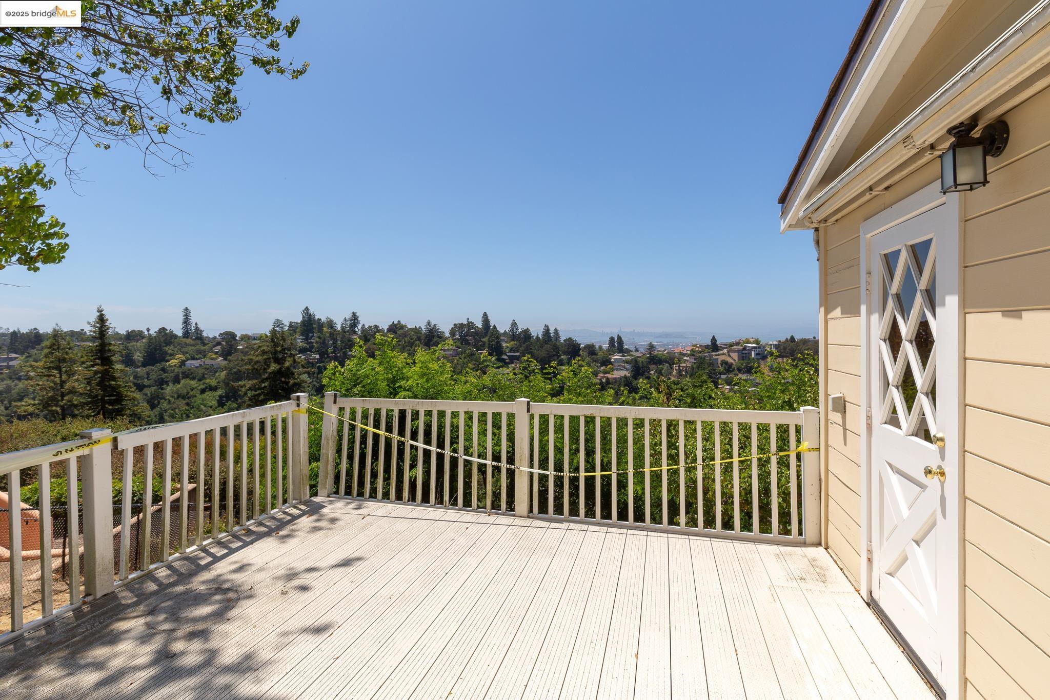 237 Taurus Ave., Oakland, California 94611, 2 Bedrooms Bedrooms, 4 Rooms Rooms,1 BathroomBathrooms,Residential,For Sale,237 Taurus Ave.,41106888