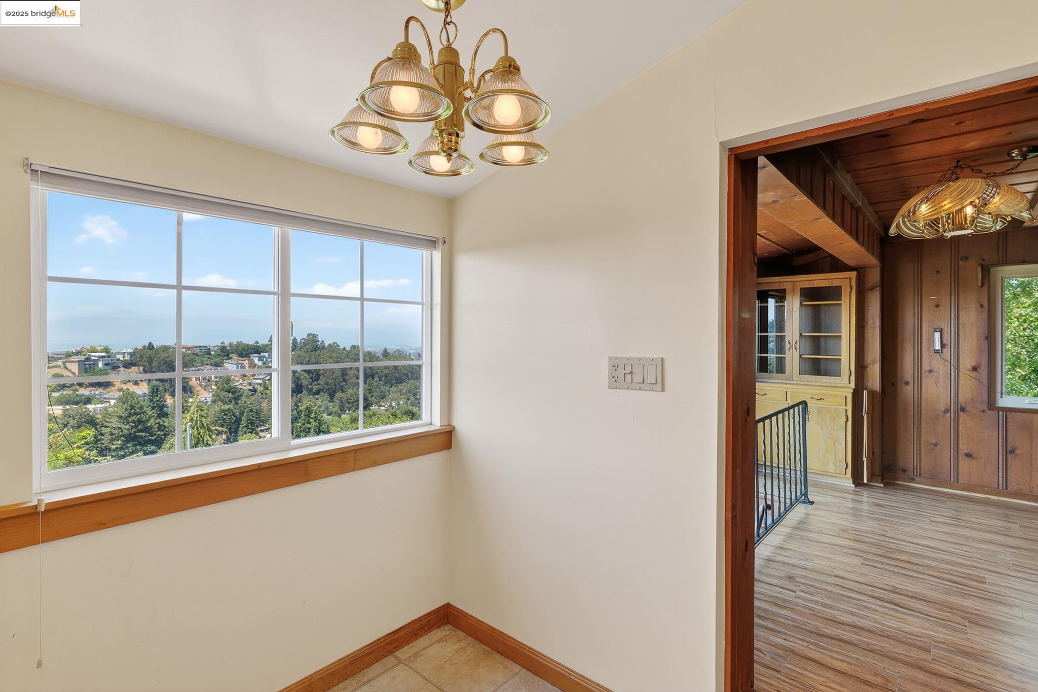 237 Taurus Ave., Oakland, California 94611, 2 Bedrooms Bedrooms, 4 Rooms Rooms,1 BathroomBathrooms,Residential,For Sale,237 Taurus Ave.,41106888