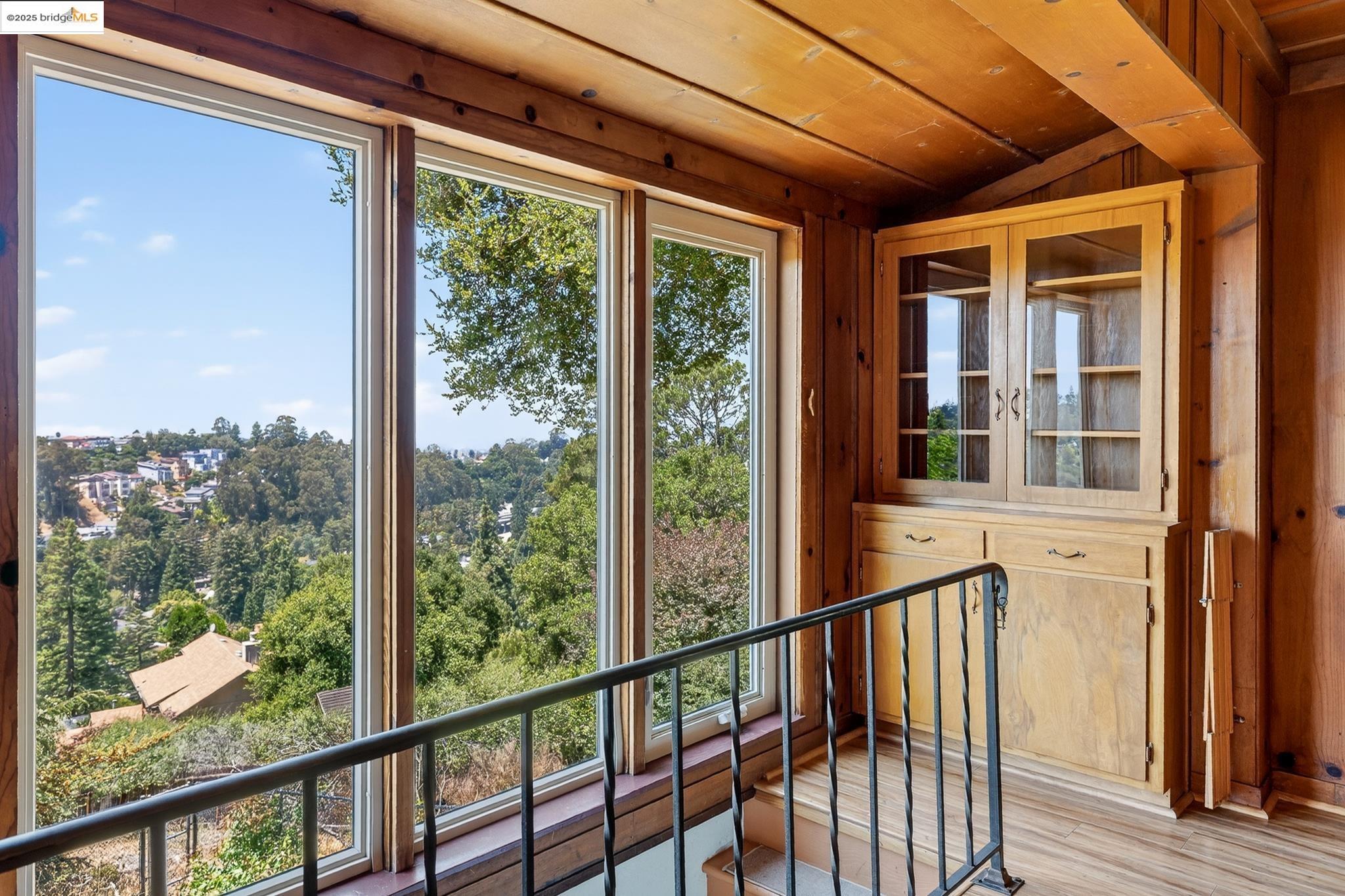 237 Taurus Ave., Oakland, California 94611, 2 Bedrooms Bedrooms, 4 Rooms Rooms,1 BathroomBathrooms,Residential,For Sale,237 Taurus Ave.,41106888