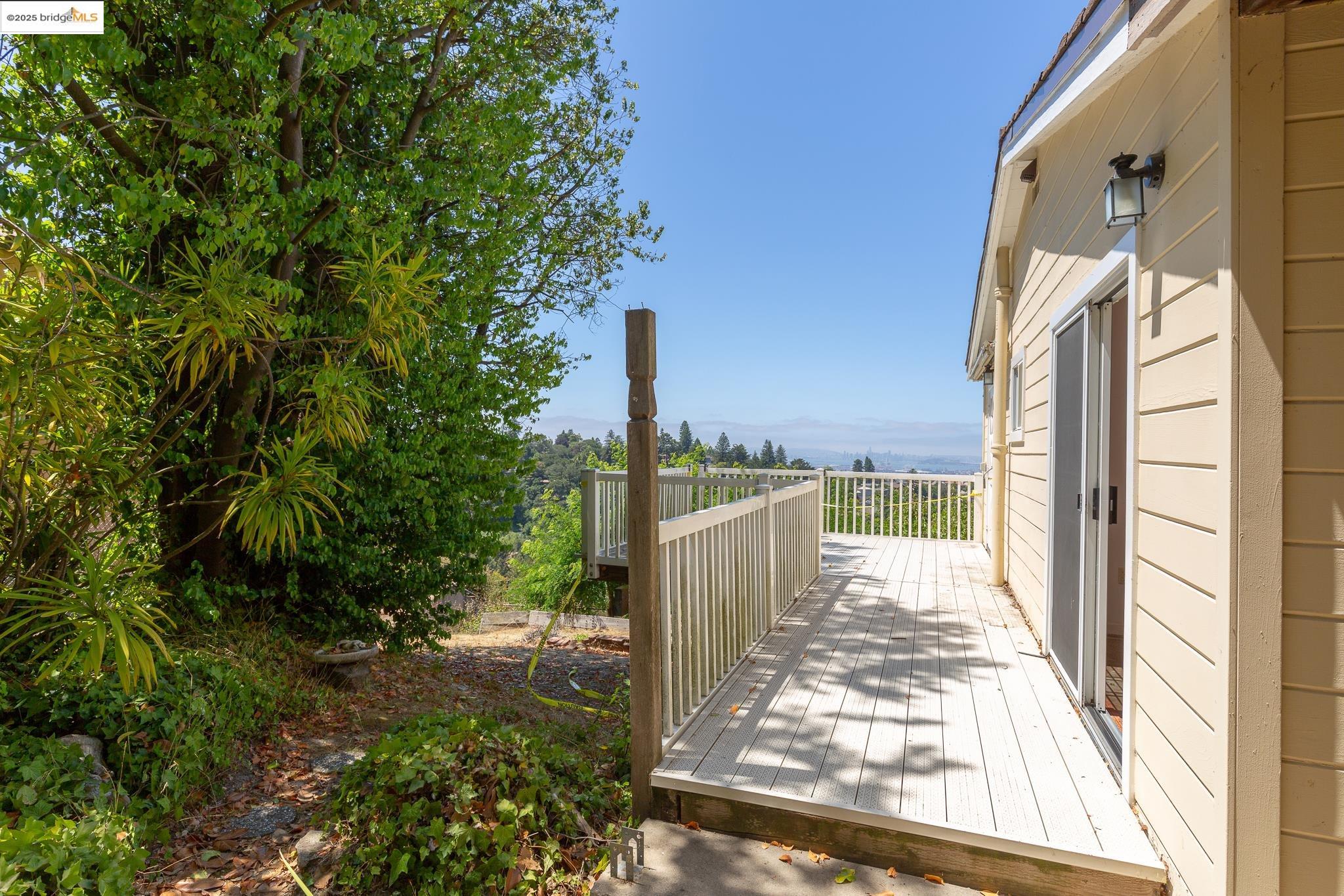 237 Taurus Ave., Oakland, California 94611, 2 Bedrooms Bedrooms, 4 Rooms Rooms,1 BathroomBathrooms,Residential,For Sale,237 Taurus Ave.,41106888