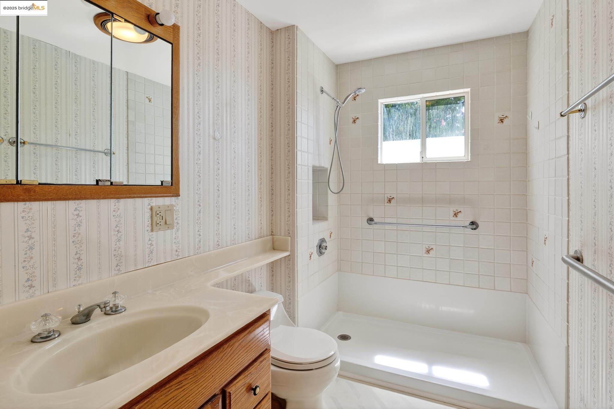 237 Taurus Ave., Oakland, California 94611, 2 Bedrooms Bedrooms, 4 Rooms Rooms,1 BathroomBathrooms,Residential,For Sale,237 Taurus Ave.,41106888