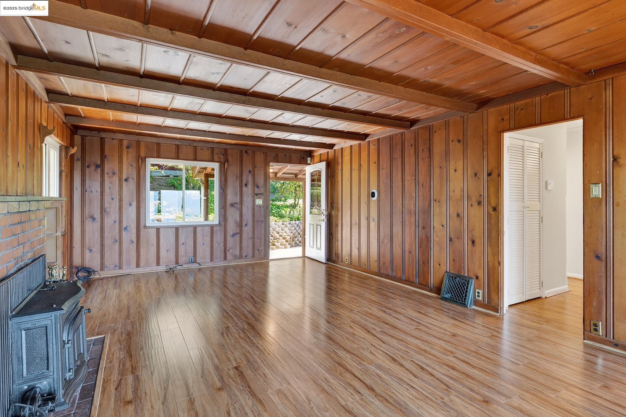 237 Taurus Ave., Oakland, California 94611, 2 Bedrooms Bedrooms, 4 Rooms Rooms,1 BathroomBathrooms,Residential,For Sale,237 Taurus Ave.,41106888