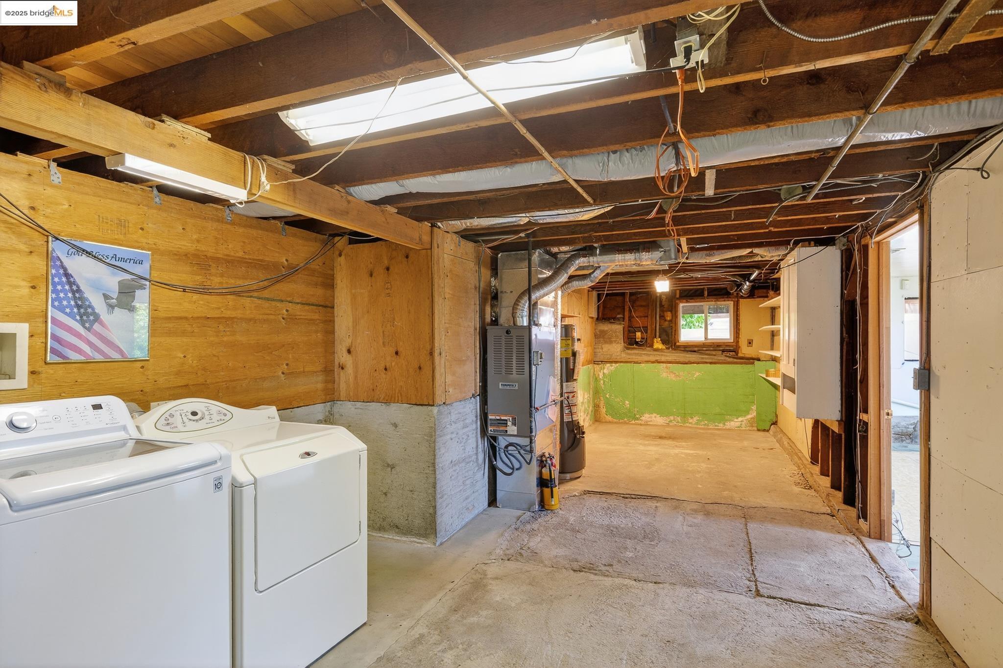 237 Taurus Ave., Oakland, California 94611, 2 Bedrooms Bedrooms, 4 Rooms Rooms,1 BathroomBathrooms,Residential,For Sale,237 Taurus Ave.,41106888