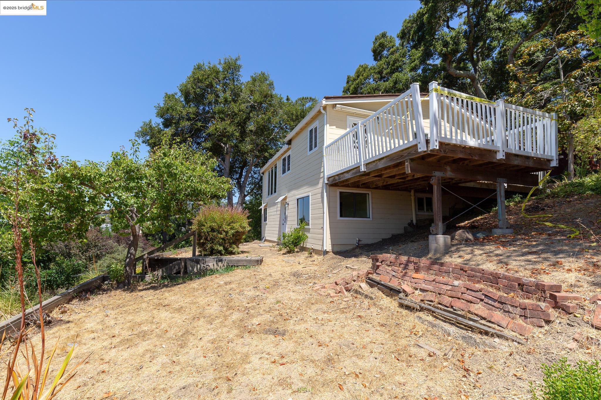 237 Taurus Ave., Oakland, California 94611, 2 Bedrooms Bedrooms, 4 Rooms Rooms,1 BathroomBathrooms,Residential,For Sale,237 Taurus Ave.,41106888