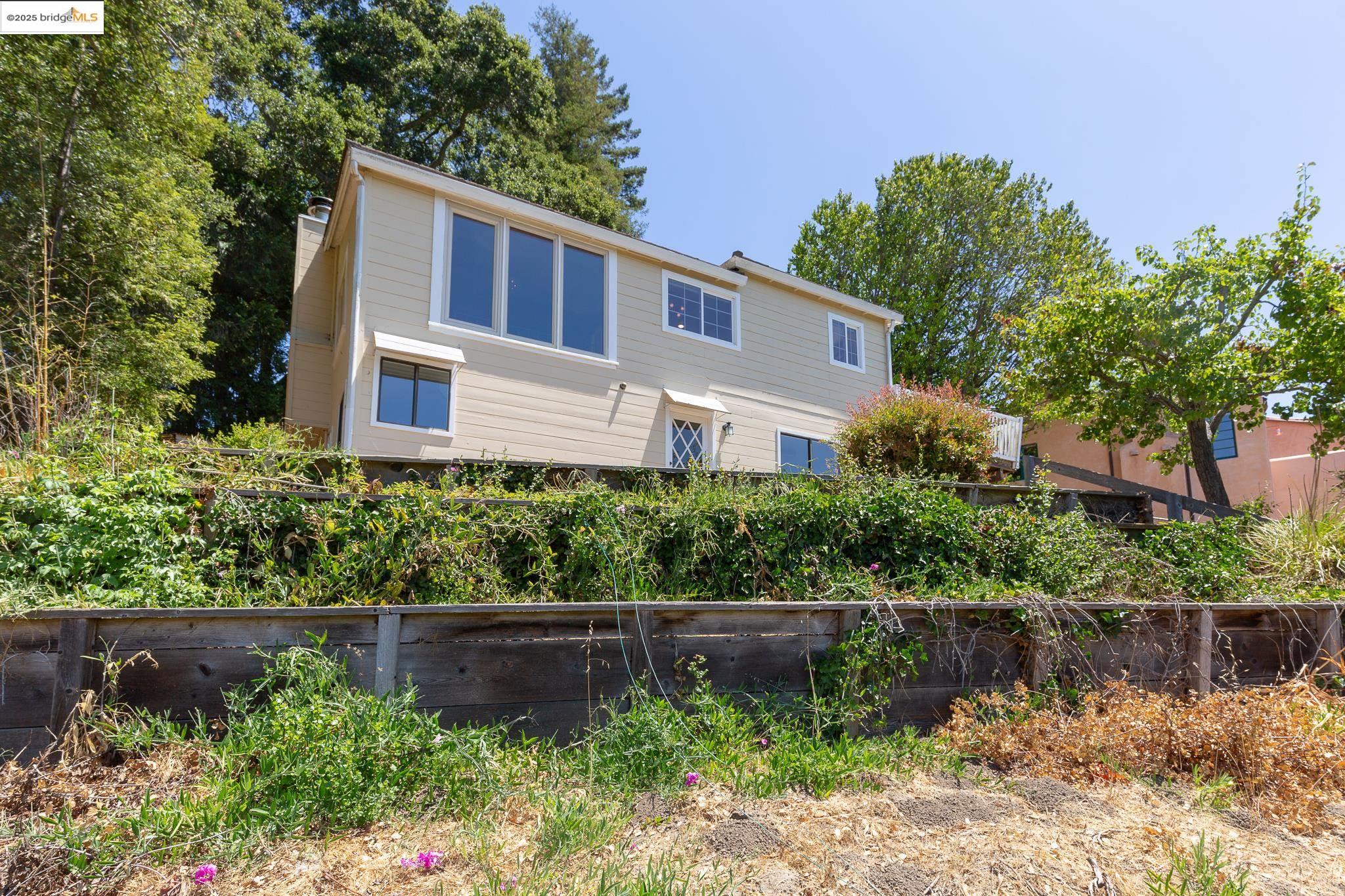 237 Taurus Ave., Oakland, California 94611, 2 Bedrooms Bedrooms, 4 Rooms Rooms,1 BathroomBathrooms,Residential,For Sale,237 Taurus Ave.,41106888