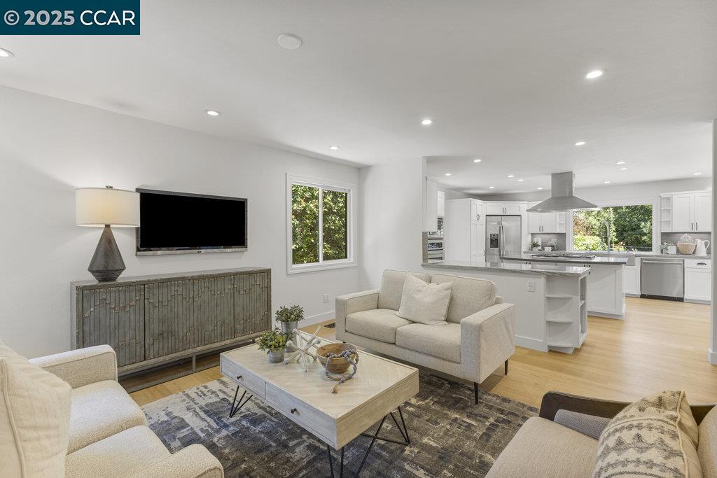 3425 Lanai Dr, San Ramon, California 94582, 5 Bedrooms Bedrooms, 11 Rooms Rooms,4 BathroomsBathrooms,Residential,For Sale,3425 Lanai Dr,41106892