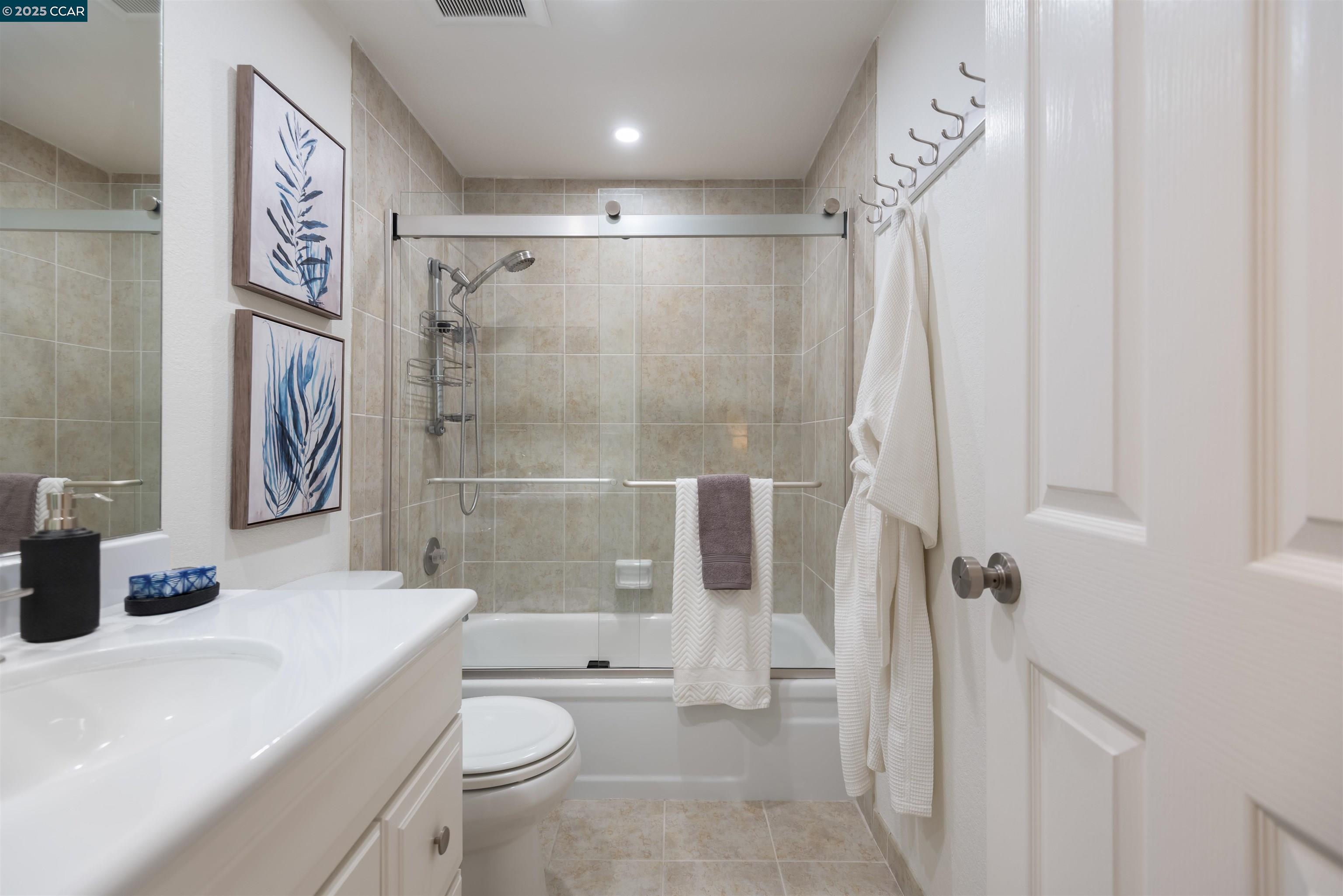 1541 Moraga way, Moraga, California 94556, 3 Bedrooms Bedrooms, 9 Rooms Rooms,2 BathroomsBathrooms,Residential,For Sale,1541 Moraga way,41106896
