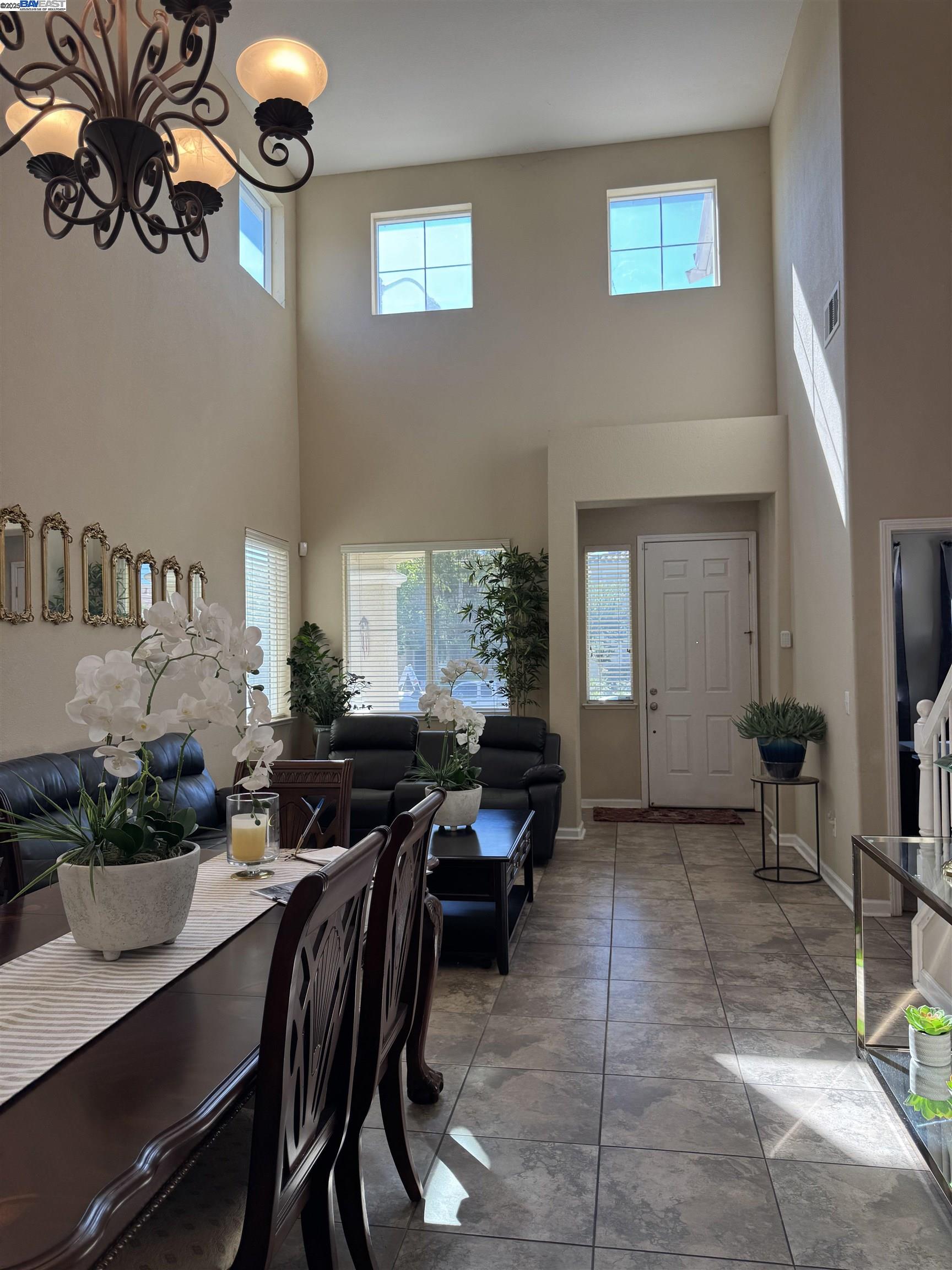 Detail Gallery Image 12 of 41 For 10342 Mono Ct, Stockton,  CA 95219-7118 - 4 Beds | 3 Baths