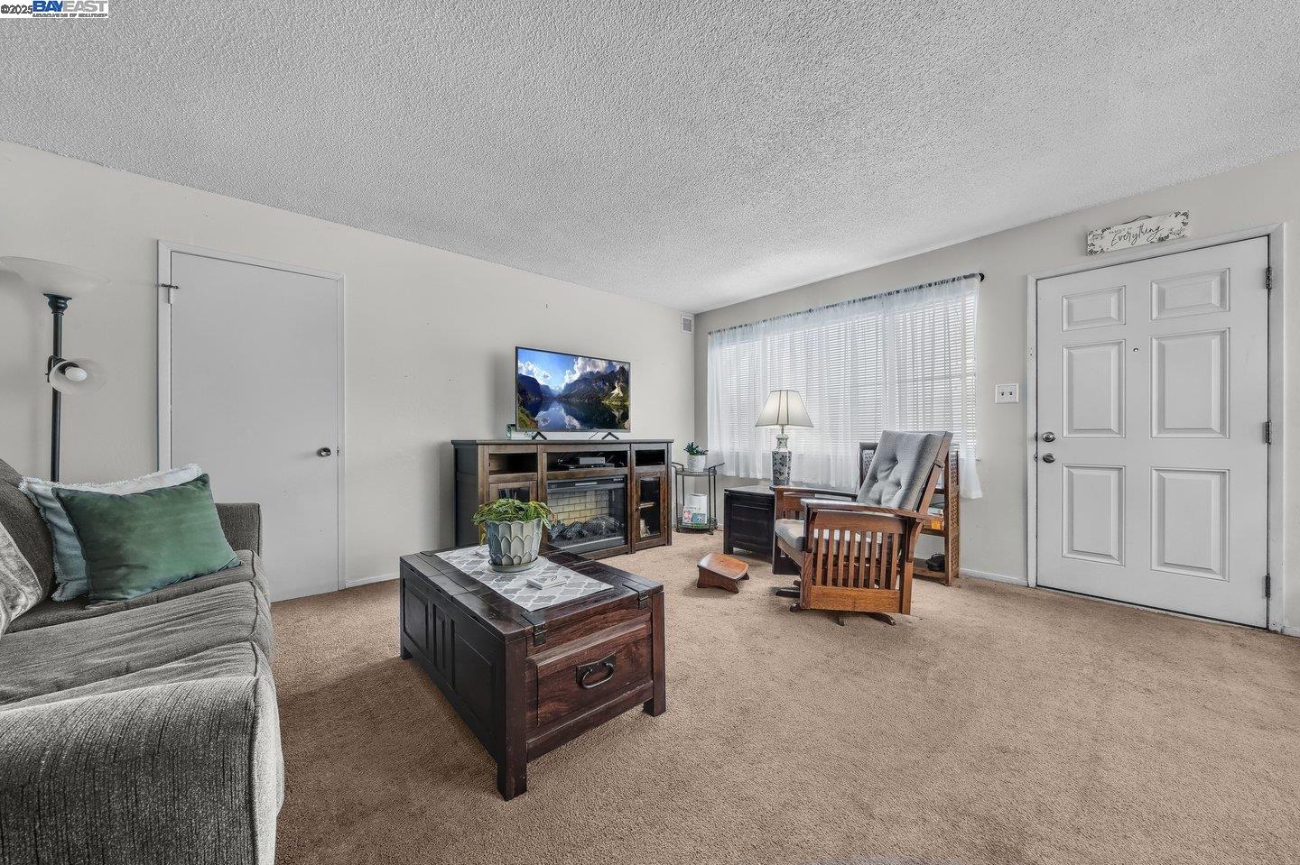 Detail Gallery Image 5 of 55 For 1738 7th St, Berkeley,  CA 94710 - – Beds | – Baths
