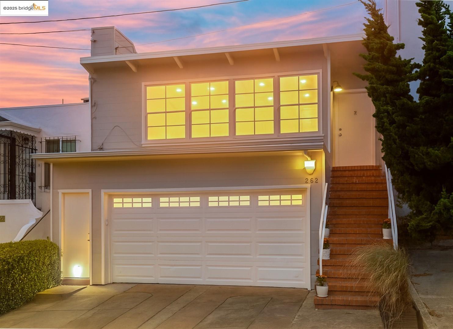 Detail Gallery Image 1 of 1 For 262 Byxbee St, San Francisco,  CA 94132 - 3 Beds | 1 Baths