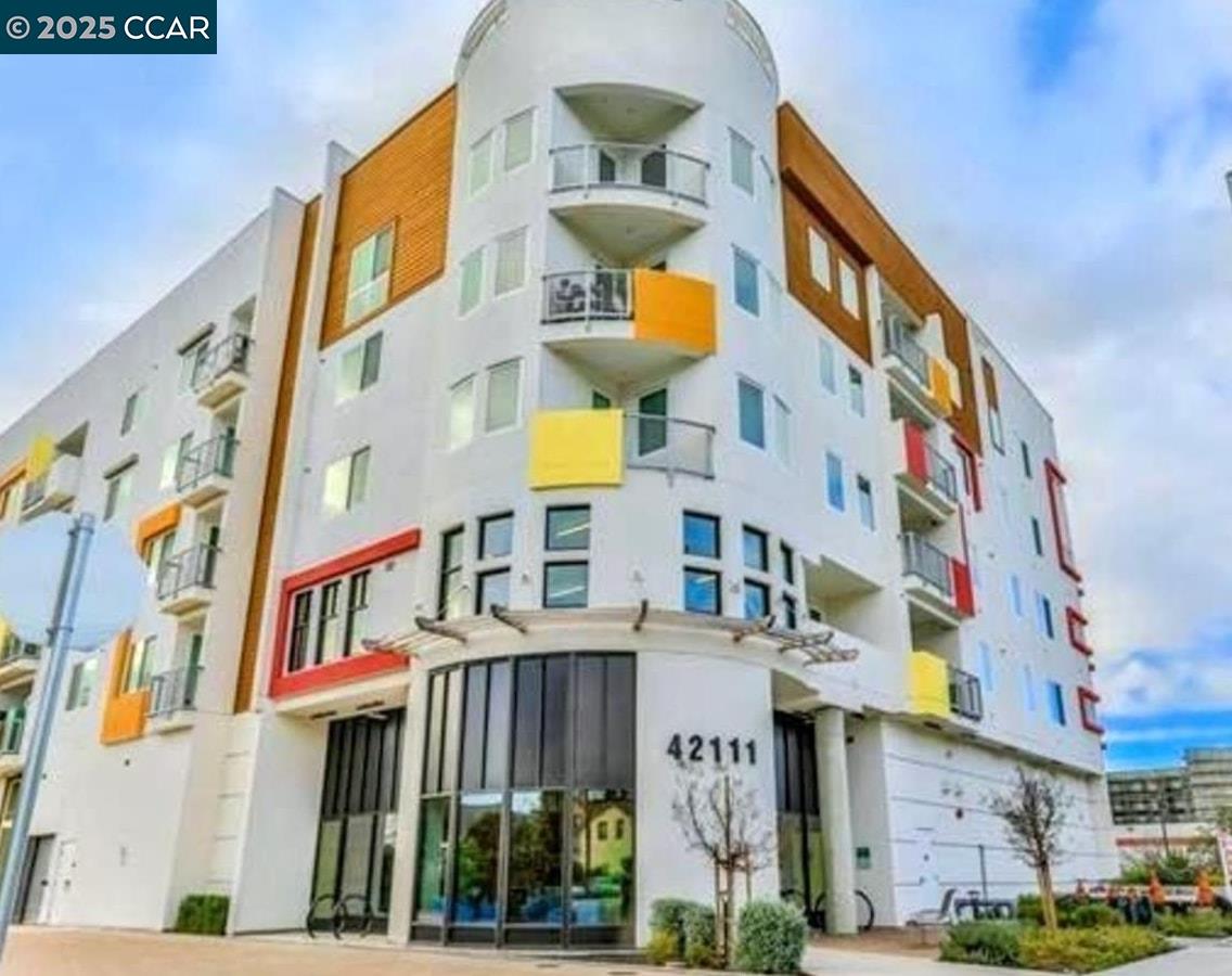 Detail Gallery Image 1 of 39 For 42111 Osgood Rd #401,  Fremont,  CA 94539 - 2 Beds | 2 Baths