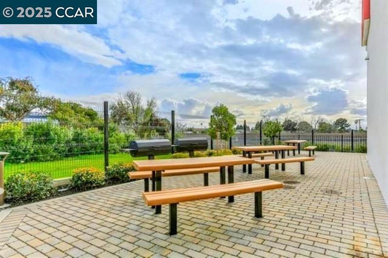 Detail Gallery Image 31 of 39 For 42111 Osgood Rd #401,  Fremont,  CA 94539 - 2 Beds | 2 Baths