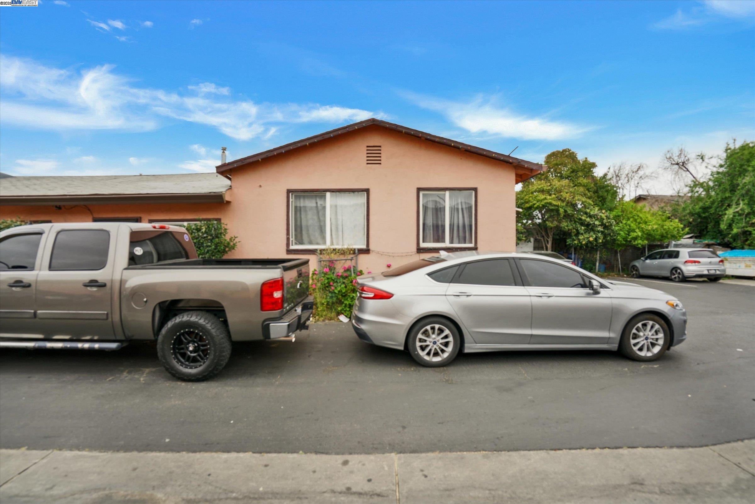 Detail Gallery Image 14 of 42 For 21806 Meekland Ave, Hayward,  CA 94541 - – Beds | – Baths