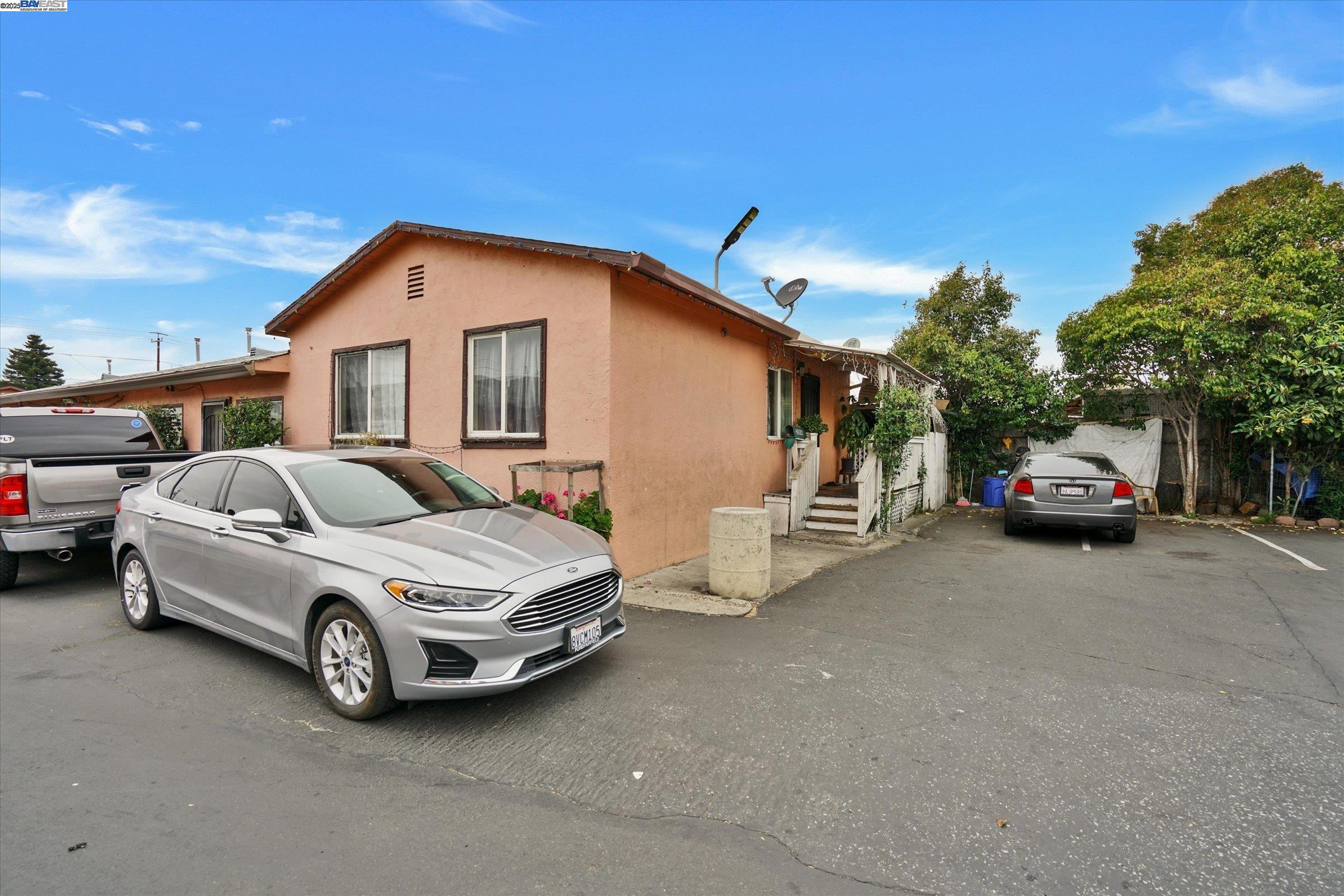 Detail Gallery Image 16 of 42 For 21806 Meekland Ave, Hayward,  CA 94541 - – Beds | – Baths
