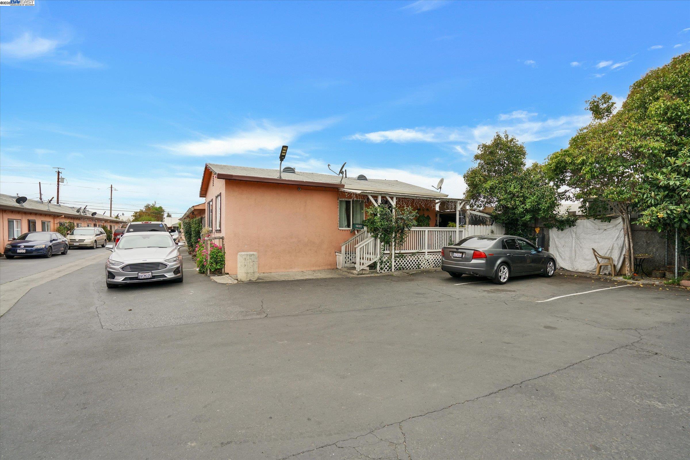 Detail Gallery Image 19 of 42 For 21806 Meekland Ave, Hayward,  CA 94541 - – Beds | – Baths