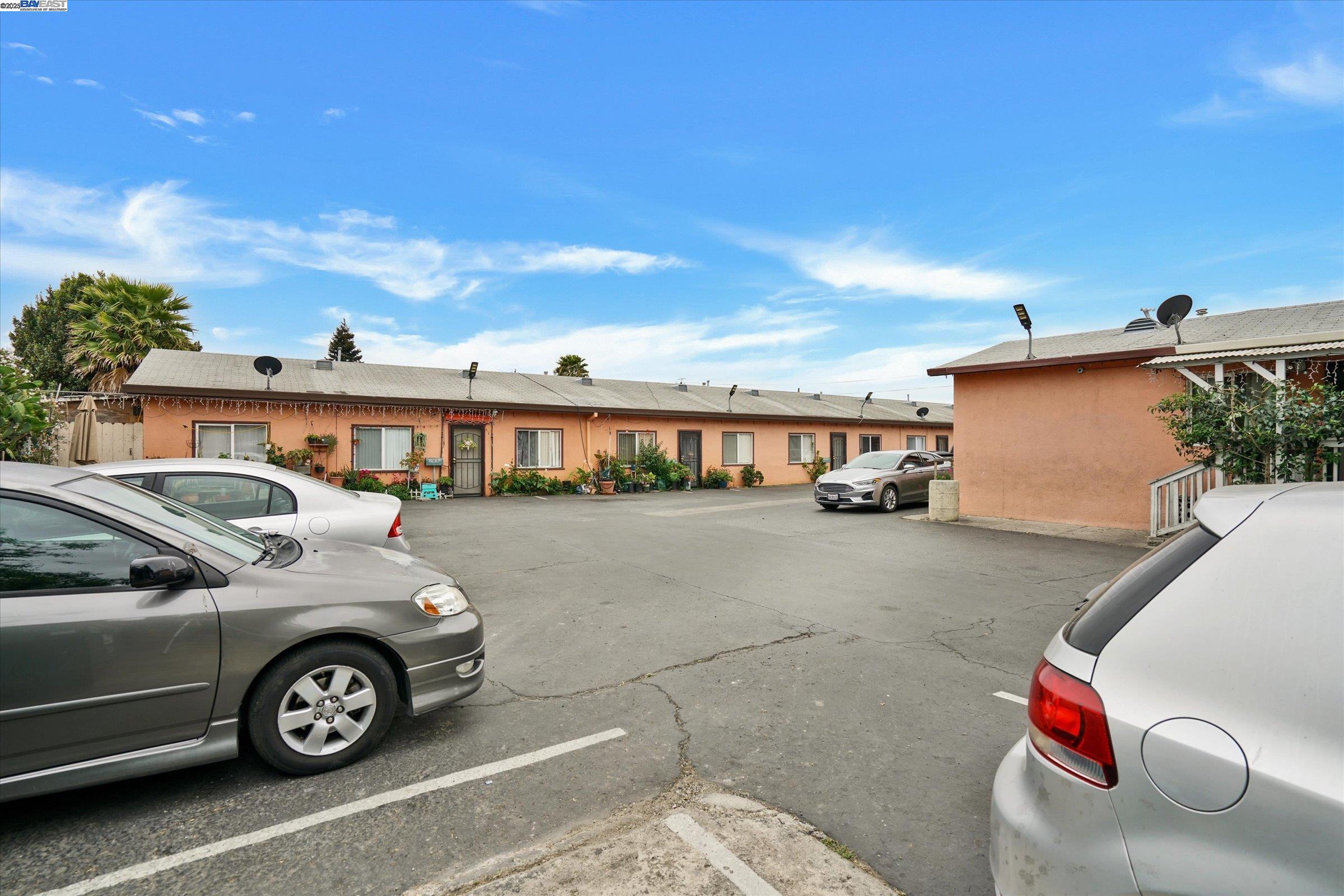 Detail Gallery Image 22 of 42 For 21806 Meekland Ave, Hayward,  CA 94541 - – Beds | – Baths