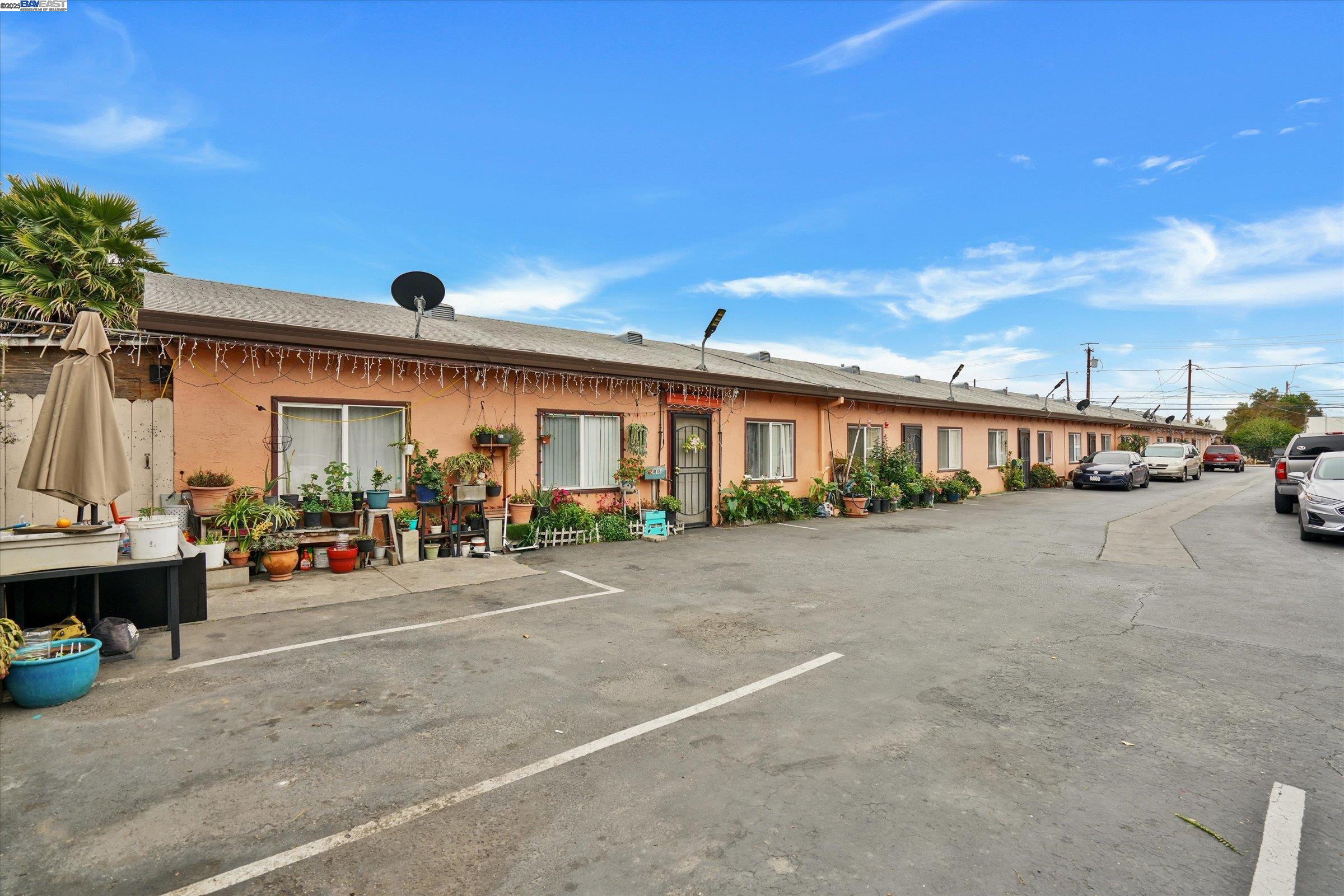 Detail Gallery Image 25 of 42 For 21806 Meekland Ave, Hayward,  CA 94541 - – Beds | – Baths