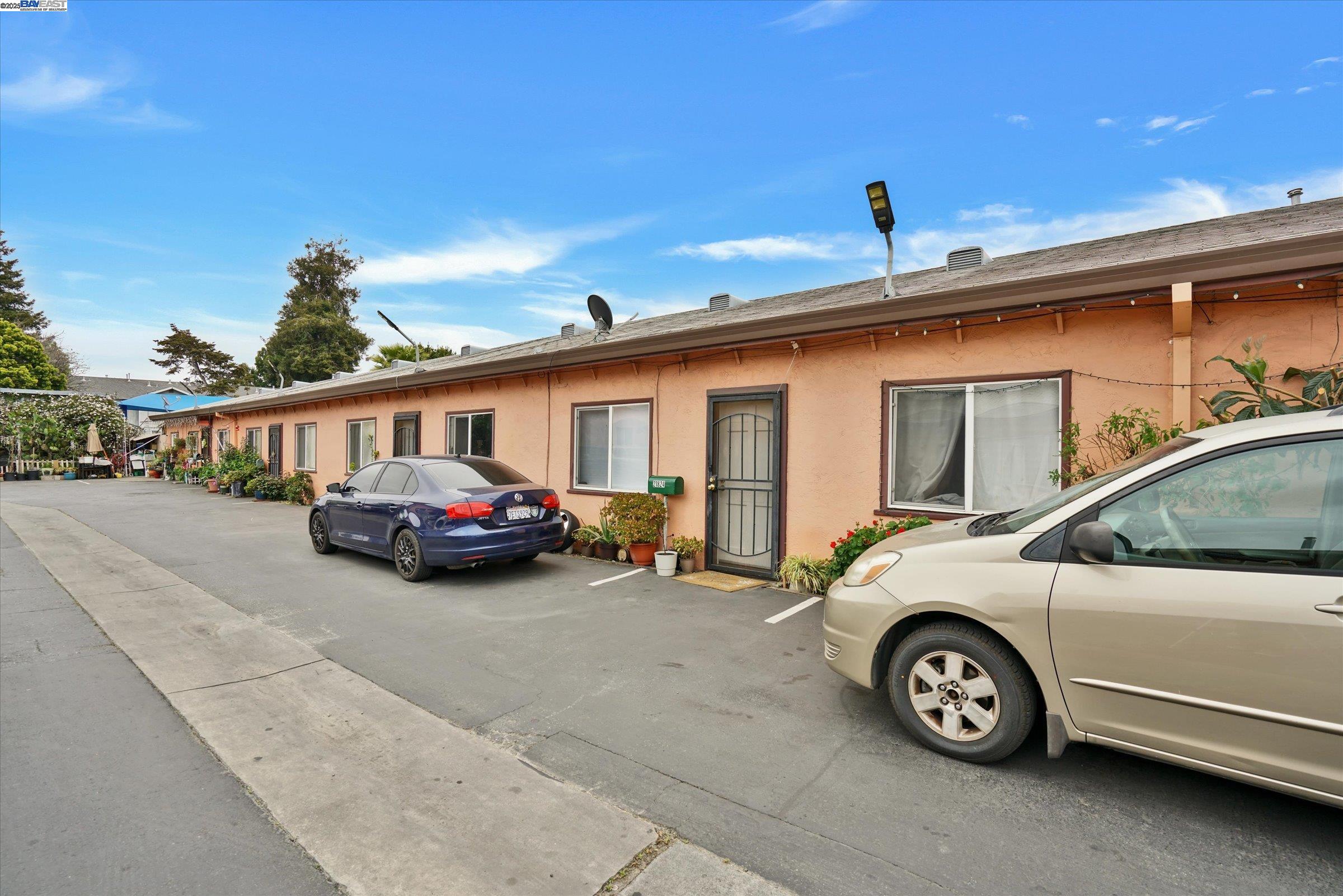 Detail Gallery Image 33 of 42 For 21806 Meekland Ave, Hayward,  CA 94541 - – Beds | – Baths