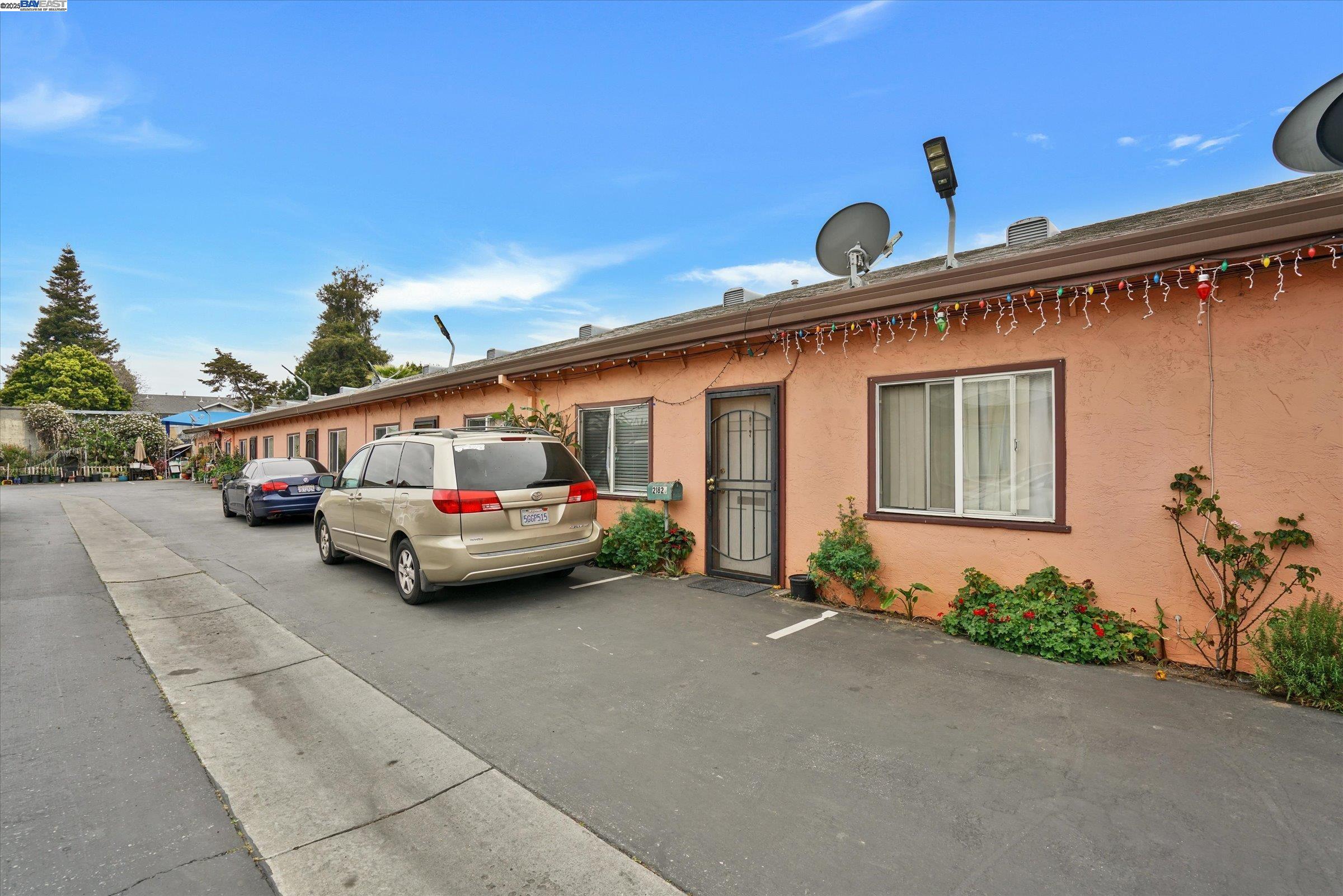 Detail Gallery Image 35 of 42 For 21806 Meekland Ave, Hayward,  CA 94541 - – Beds | – Baths