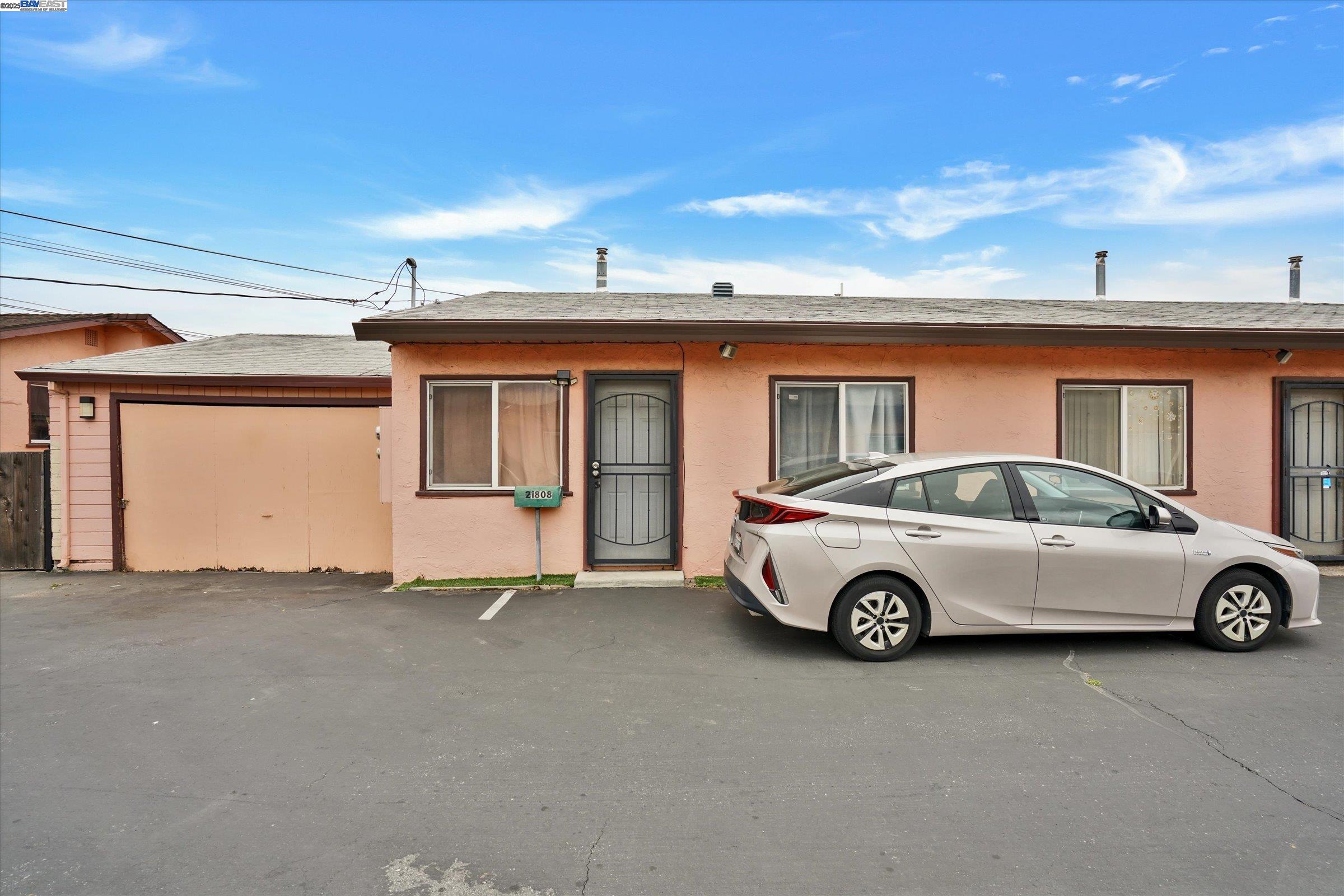 Detail Gallery Image 5 of 42 For 21806 Meekland Ave, Hayward,  CA 94541 - – Beds | – Baths