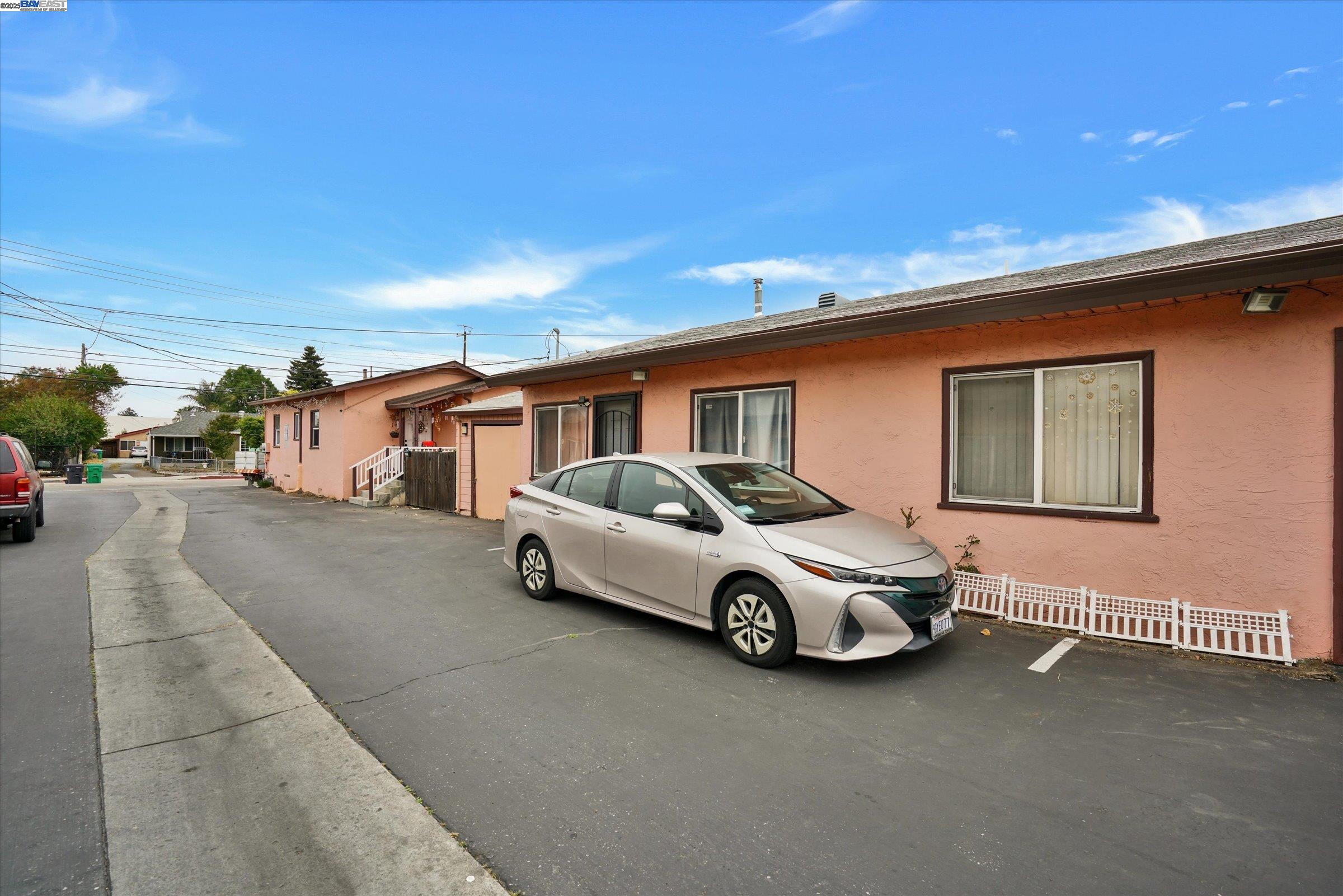 Detail Gallery Image 8 of 42 For 21806 Meekland Ave, Hayward,  CA 94541 - – Beds | – Baths