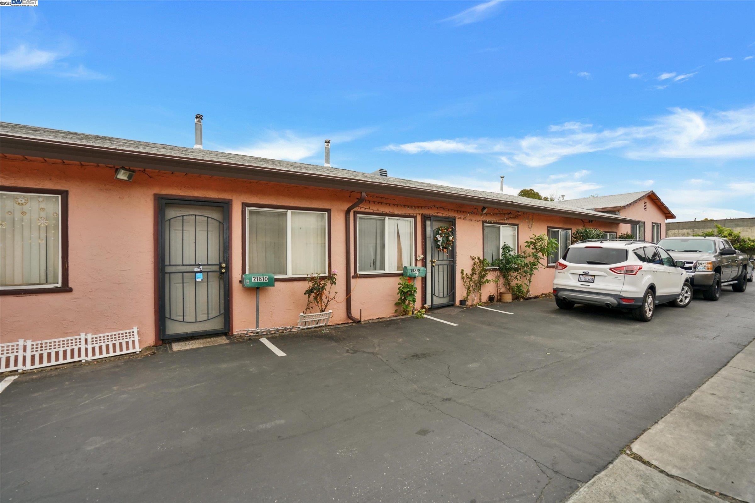 Detail Gallery Image 9 of 42 For 21806 Meekland Ave, Hayward,  CA 94541 - – Beds | – Baths