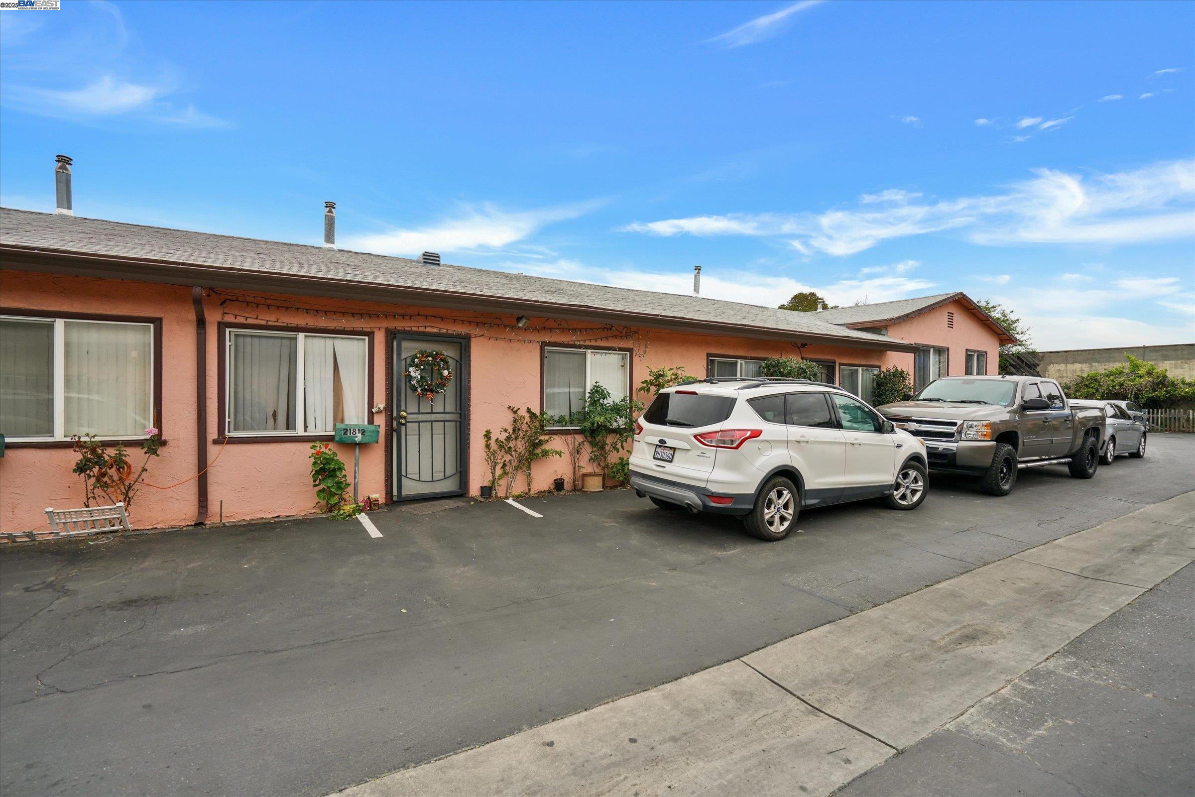 Detail Gallery Image 10 of 42 For 21806 Meekland Ave, Hayward,  CA 94541 - – Beds | – Baths