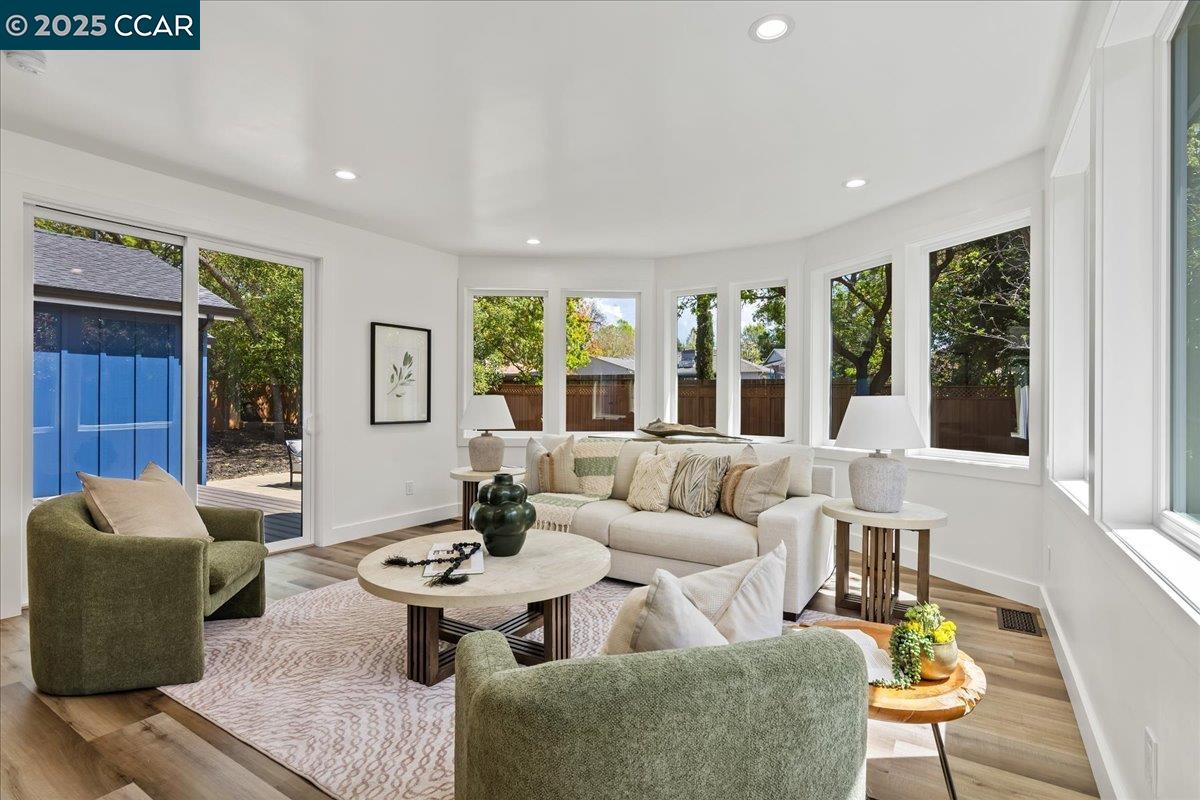 Detail Gallery Image 22 of 59 For 158 Pulido Rd, Danville,  CA 94526 - 4 Beds | 3/1 Baths