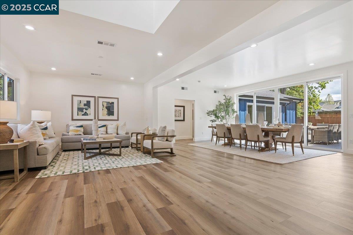 Detail Gallery Image 10 of 59 For 158 Pulido Rd, Danville,  CA 94526 - 4 Beds | 3/1 Baths
