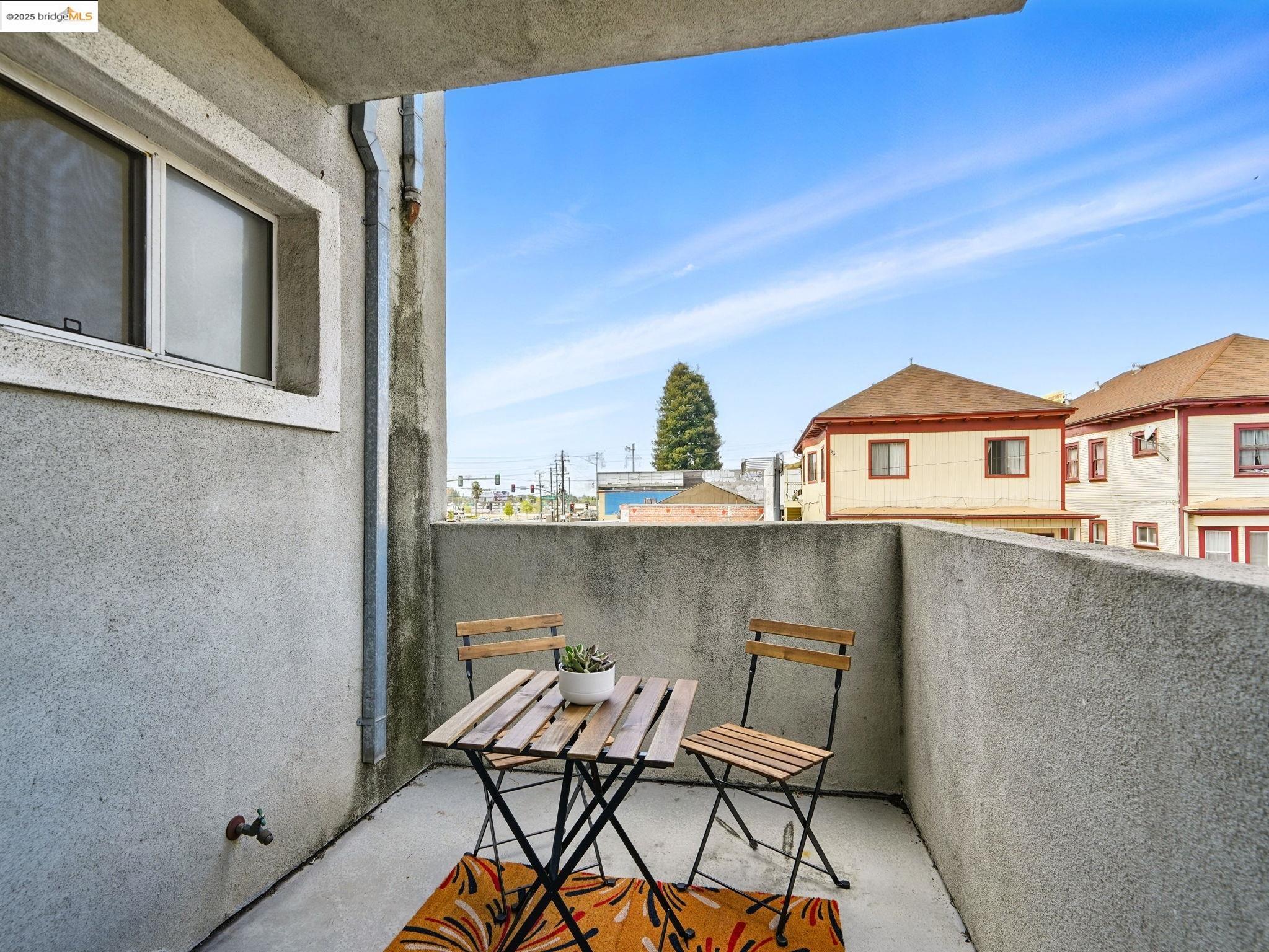 Detail Gallery Image 12 of 24 For 1515 14th Ave #201,  Oakland,  CA 94606 - 3 Beds | 2 Baths