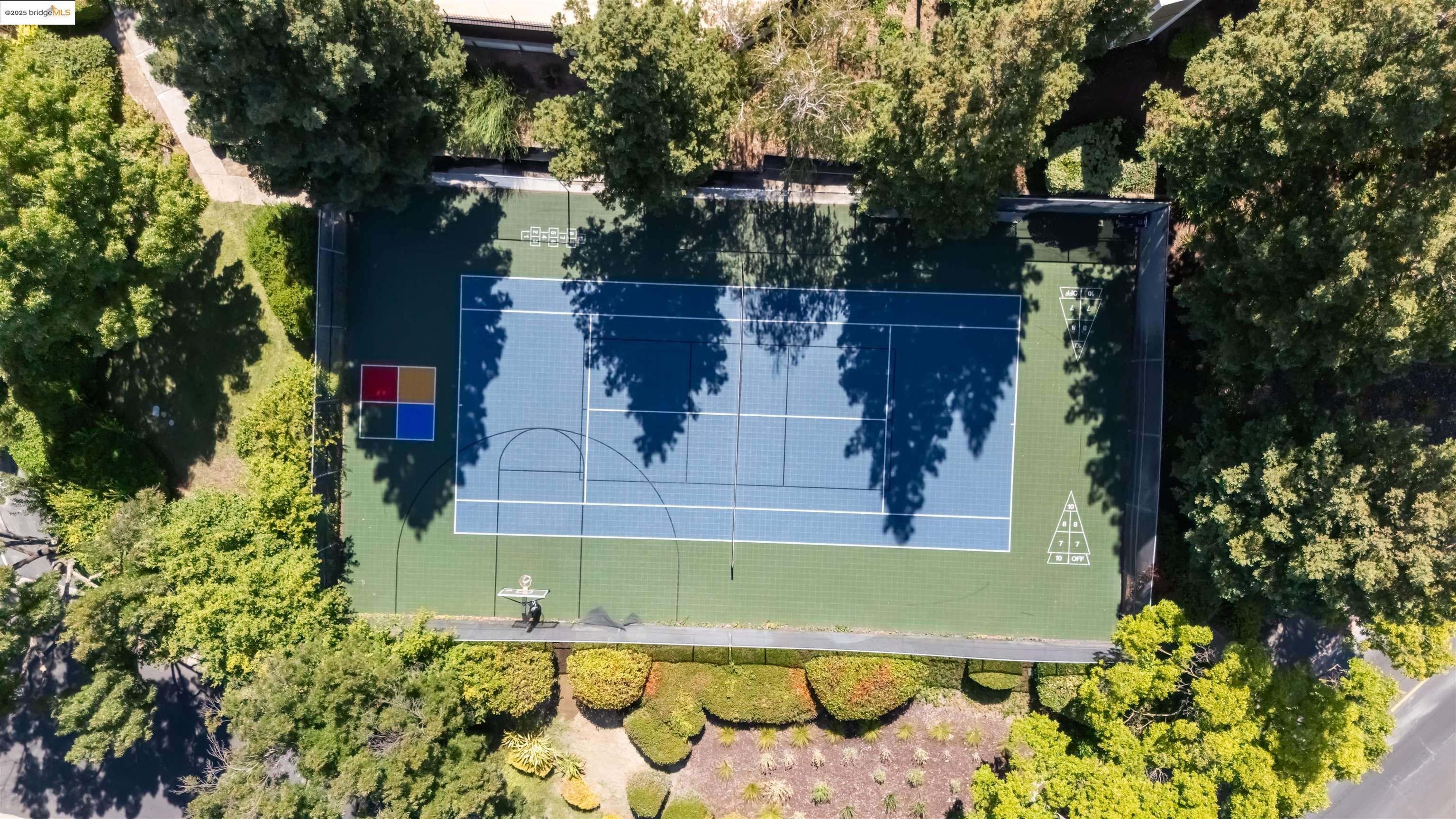 Detail Gallery Image 27 of 31 For 500 Suntree Ln #501,  Pleasant Hill,  CA 94523 - 3 Beds | 2 Baths