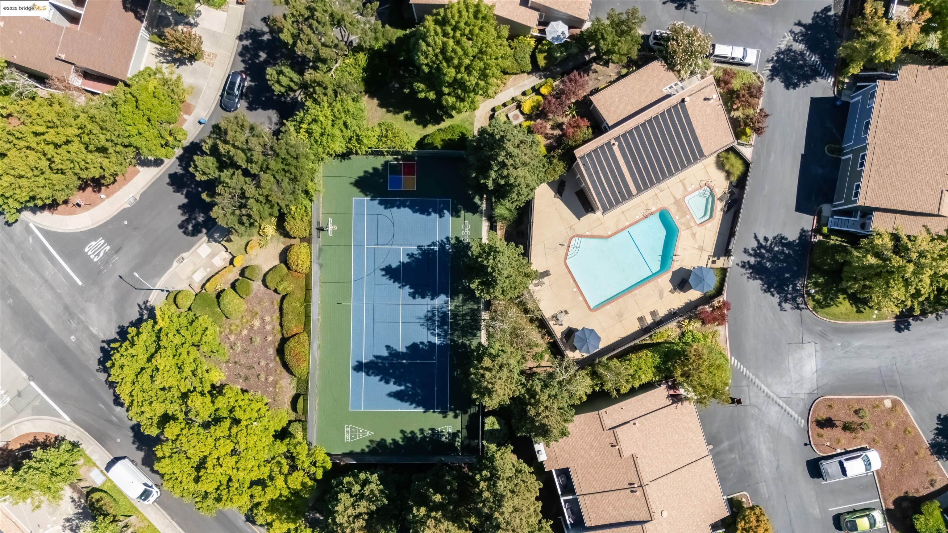 Detail Gallery Image 28 of 31 For 500 Suntree Ln #501,  Pleasant Hill,  CA 94523 - 3 Beds | 2 Baths