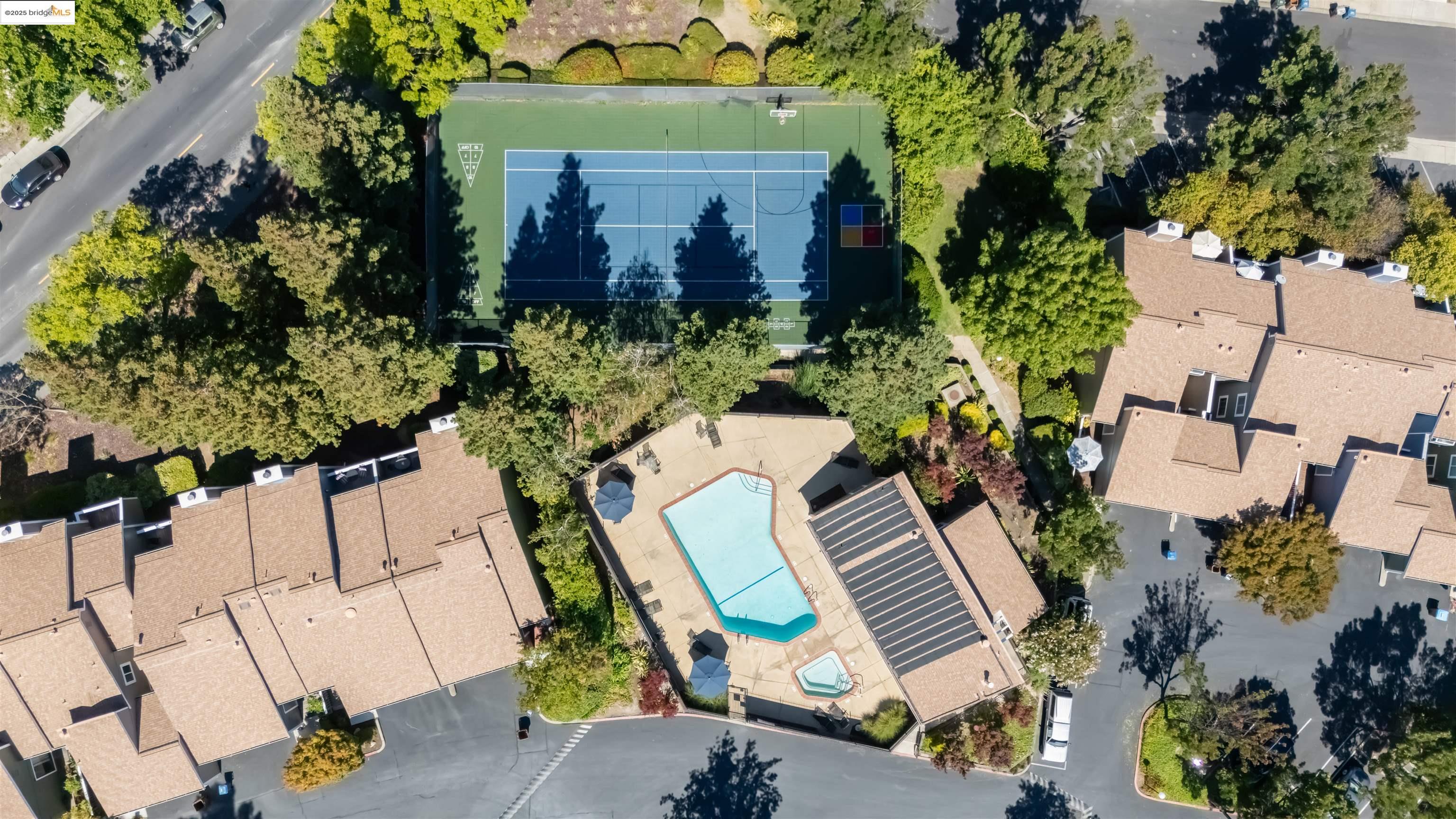 Detail Gallery Image 29 of 31 For 500 Suntree Ln #501,  Pleasant Hill,  CA 94523 - 3 Beds | 2 Baths
