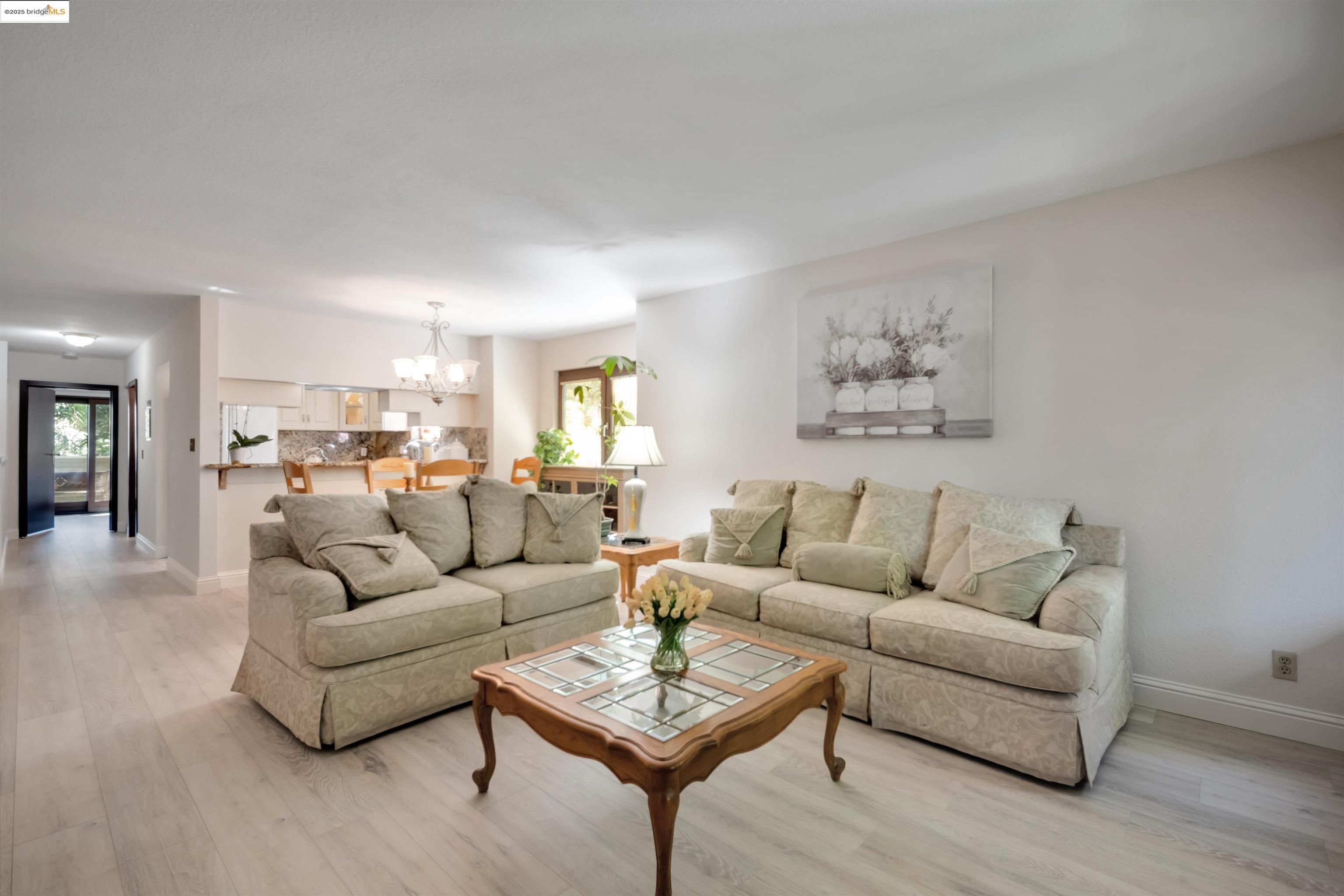 Photo #4: 41106929 Listing 