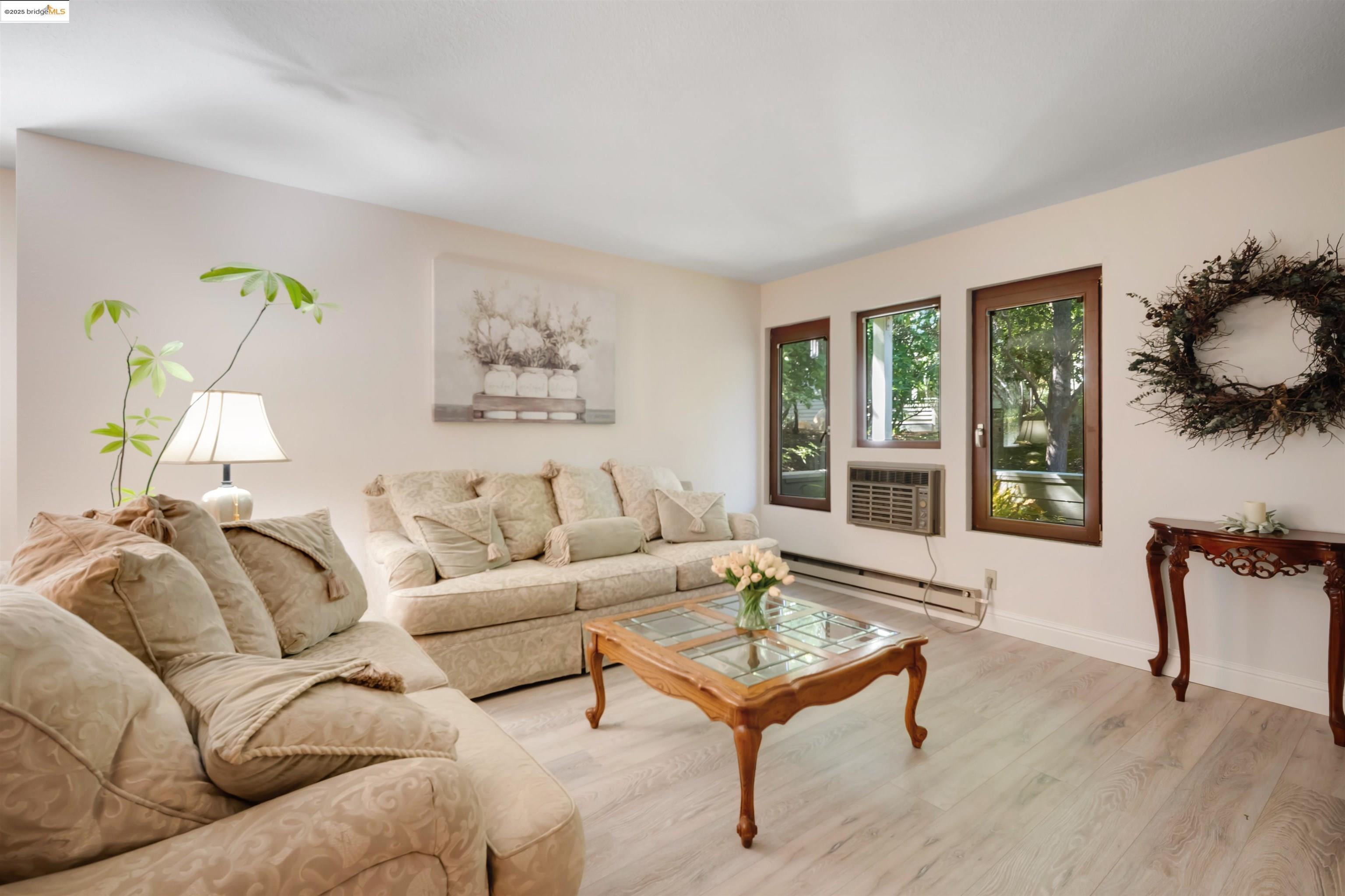 Photo #5: 41106929 Listing 