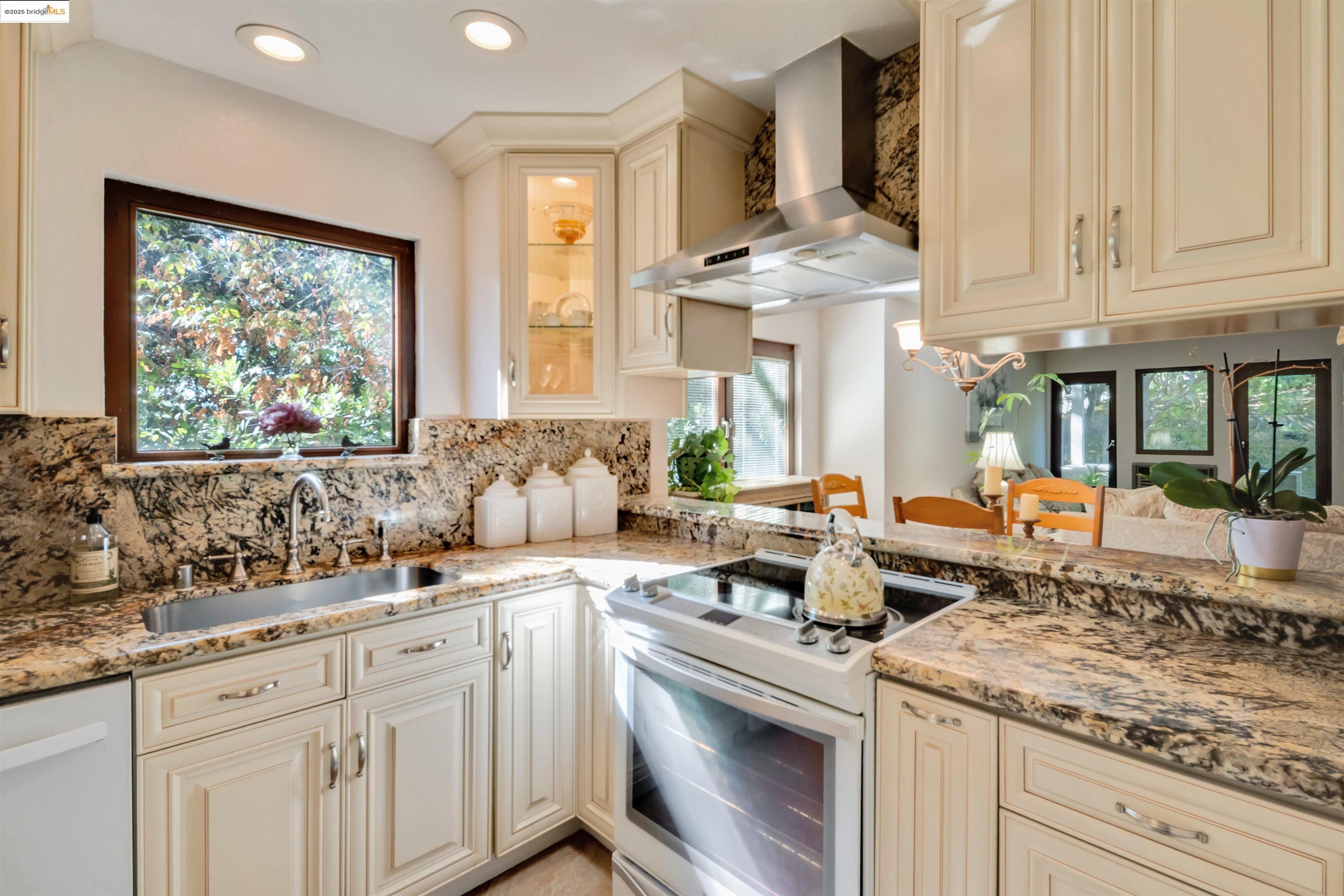 Photo #8: 41106929 Listing: Photo #8