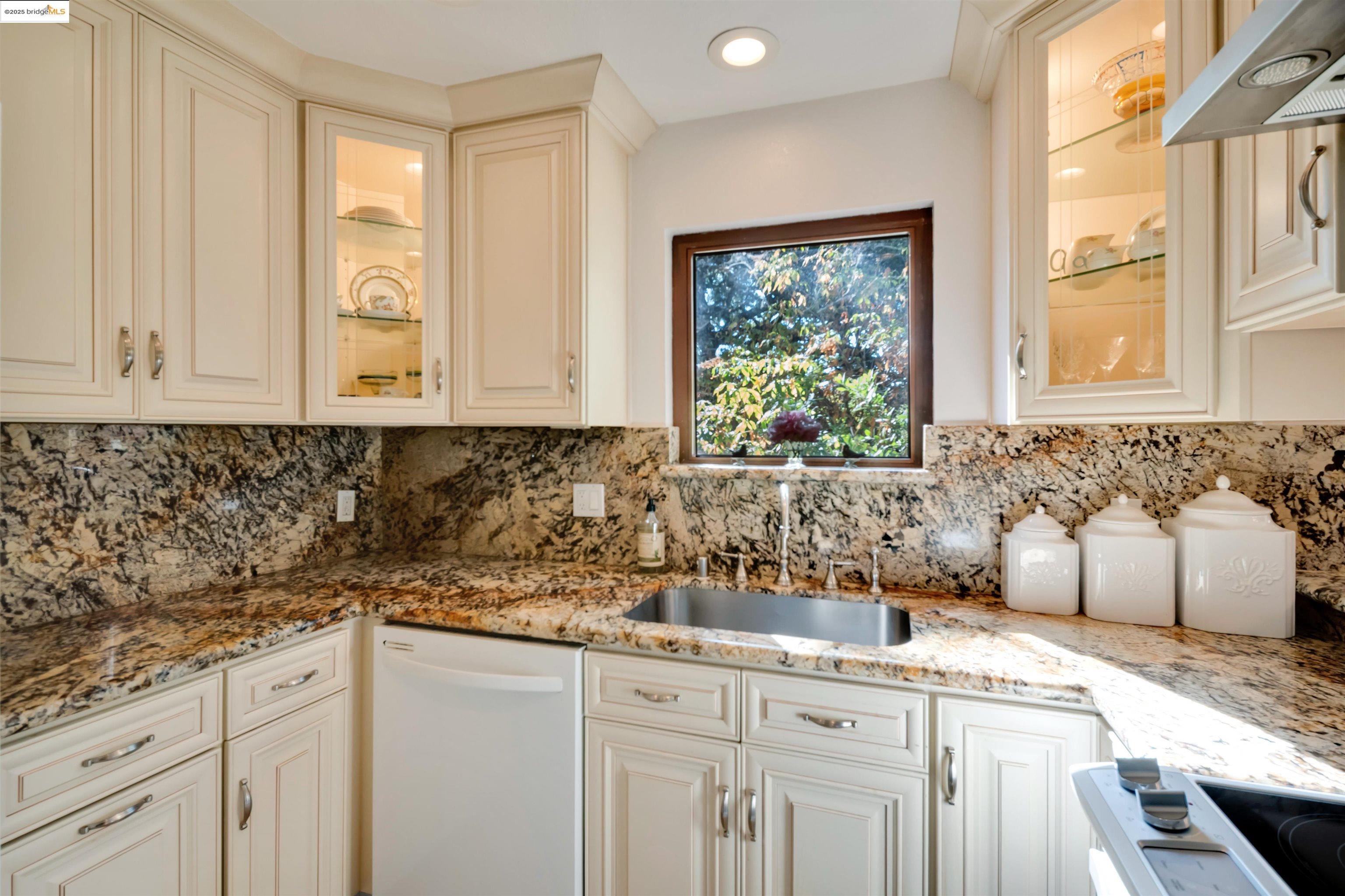 Photo #9: 41106929 Listing: Photo #9