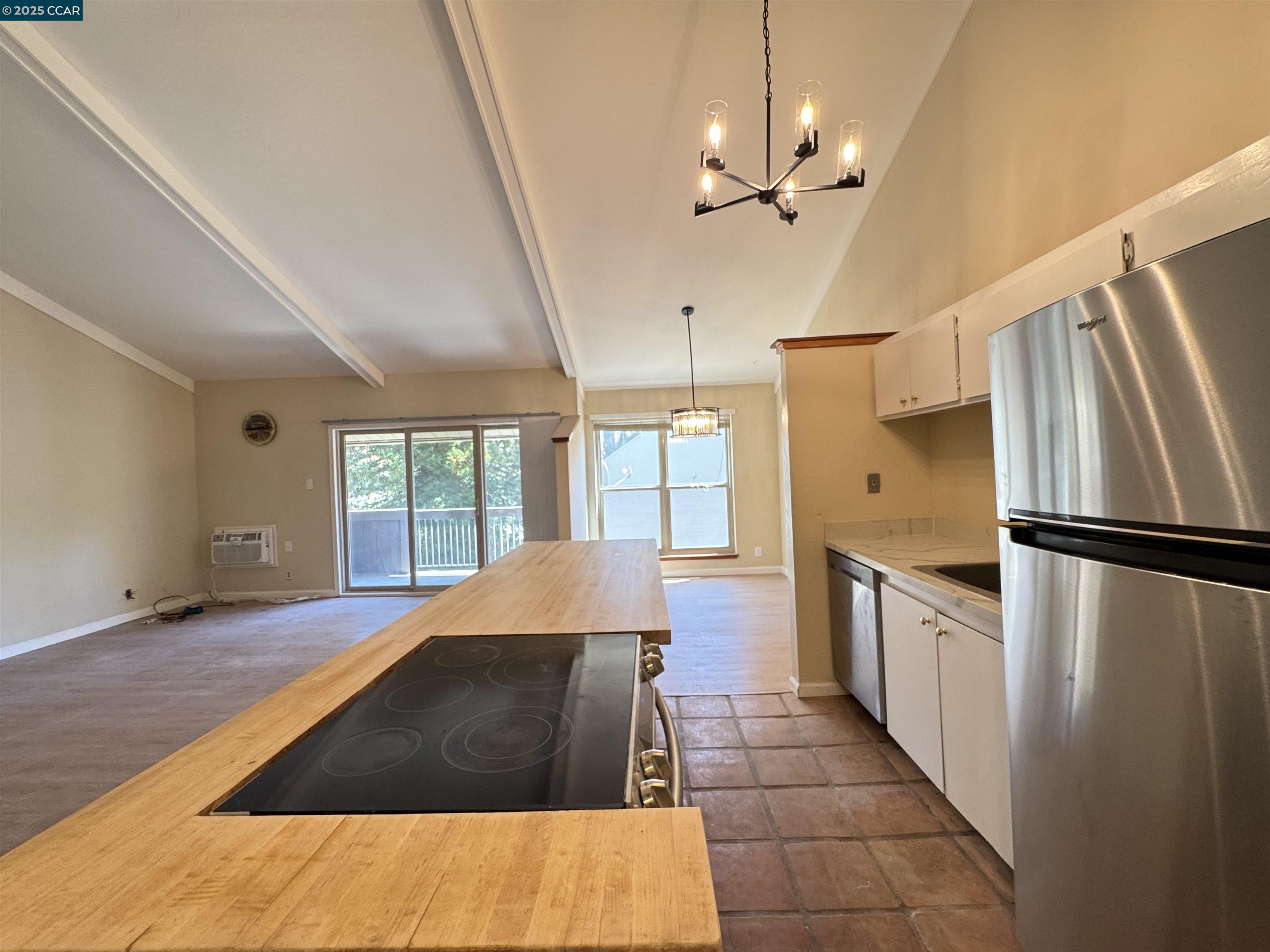 Detail Gallery Image 4 of 10 For 2059 Ascot Dr. #213,  Moraga,  CA 94556 - 2 Beds | 2 Baths