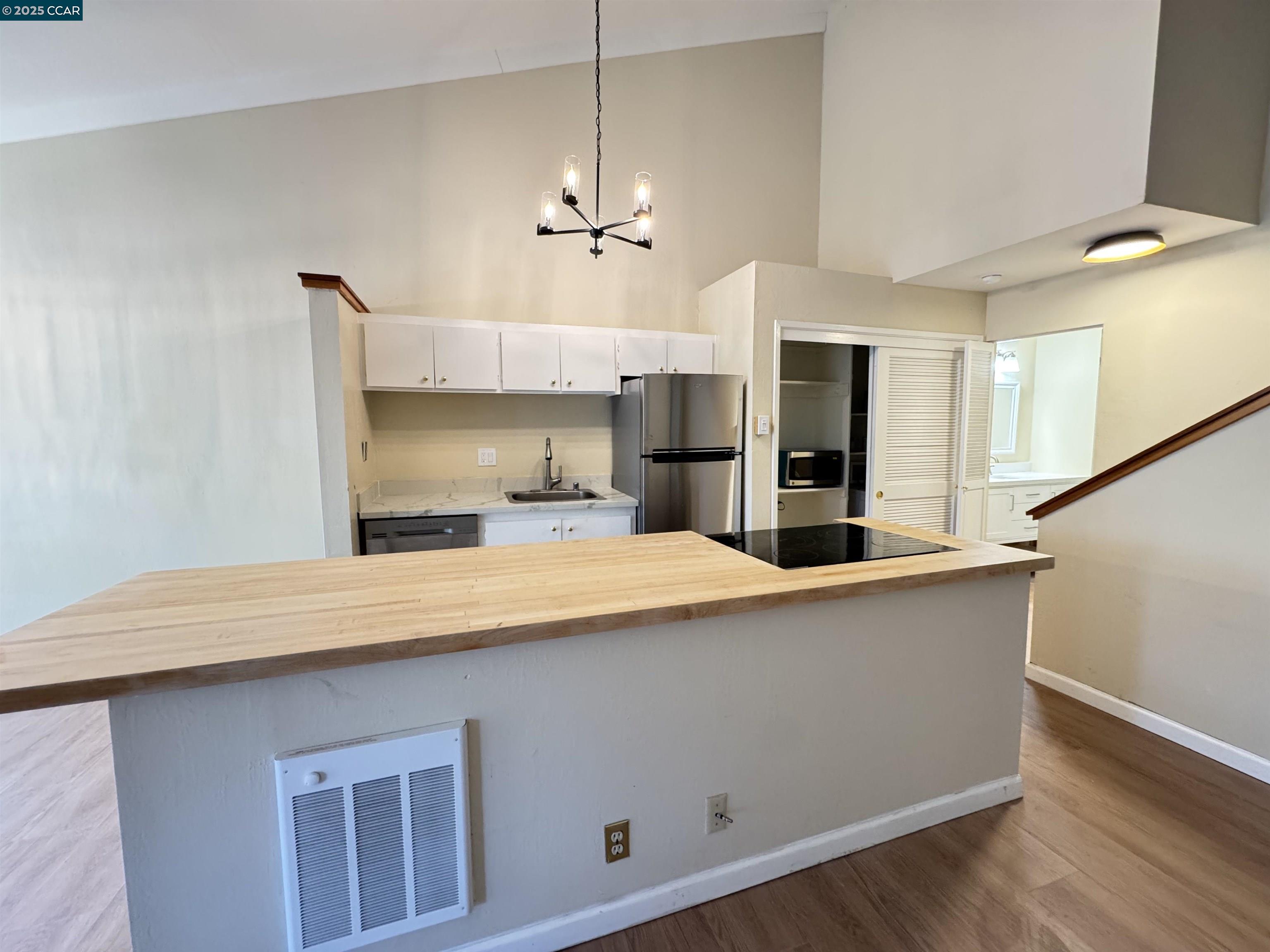 Detail Gallery Image 6 of 10 For 2059 Ascot Dr. #213,  Moraga,  CA 94556 - 2 Beds | 2 Baths