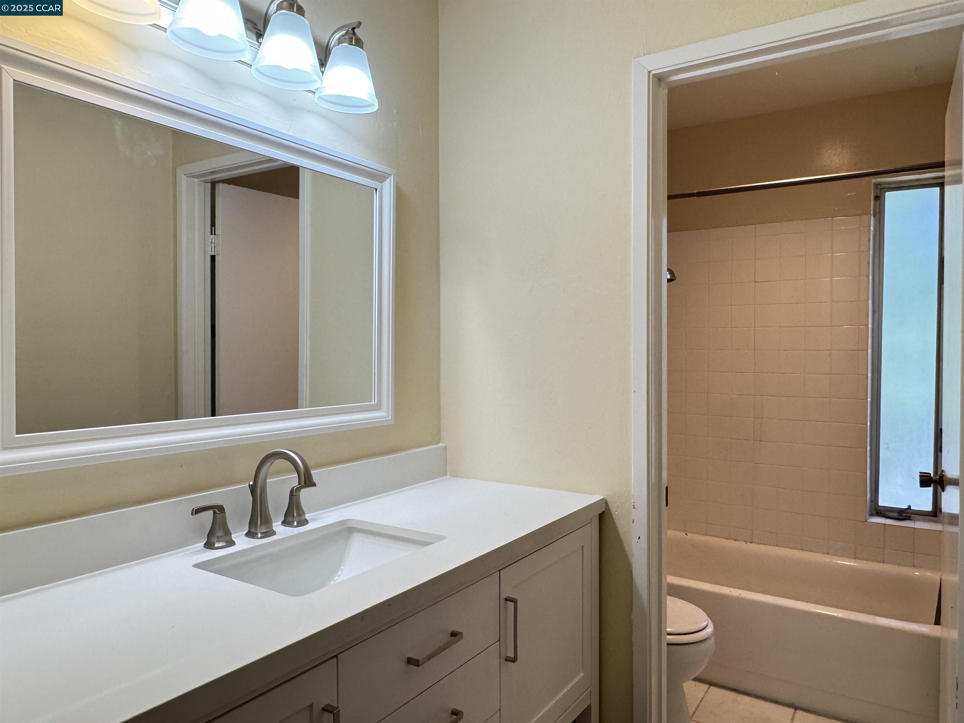 Detail Gallery Image 7 of 10 For 2059 Ascot Dr. #213,  Moraga,  CA 94556 - 2 Beds | 2 Baths