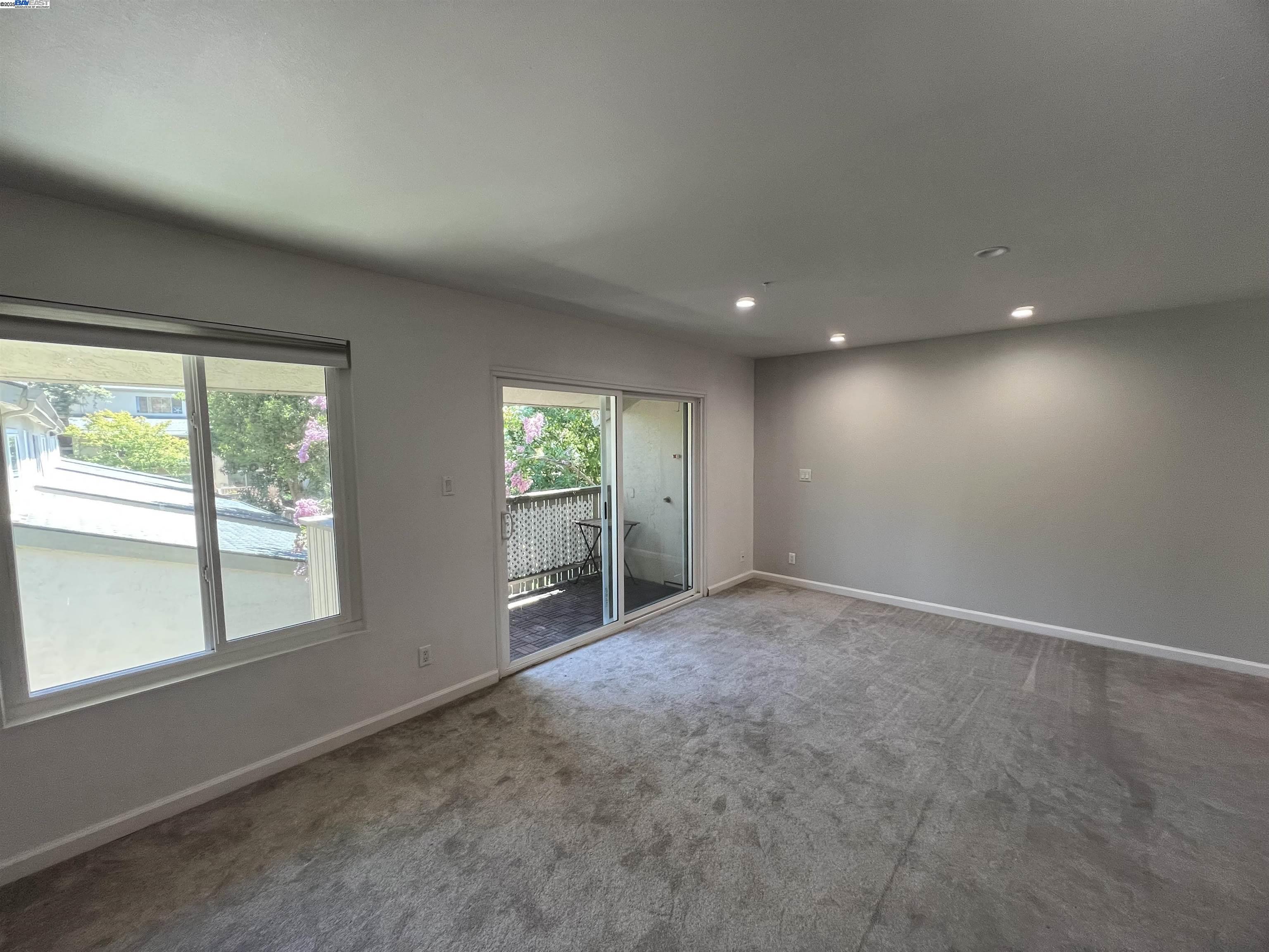 Detail Gallery Image 4 of 18 For 2712 Oak Rd #57,  Walnut Creek,  CA 94597 - 3 Beds | 2 Baths