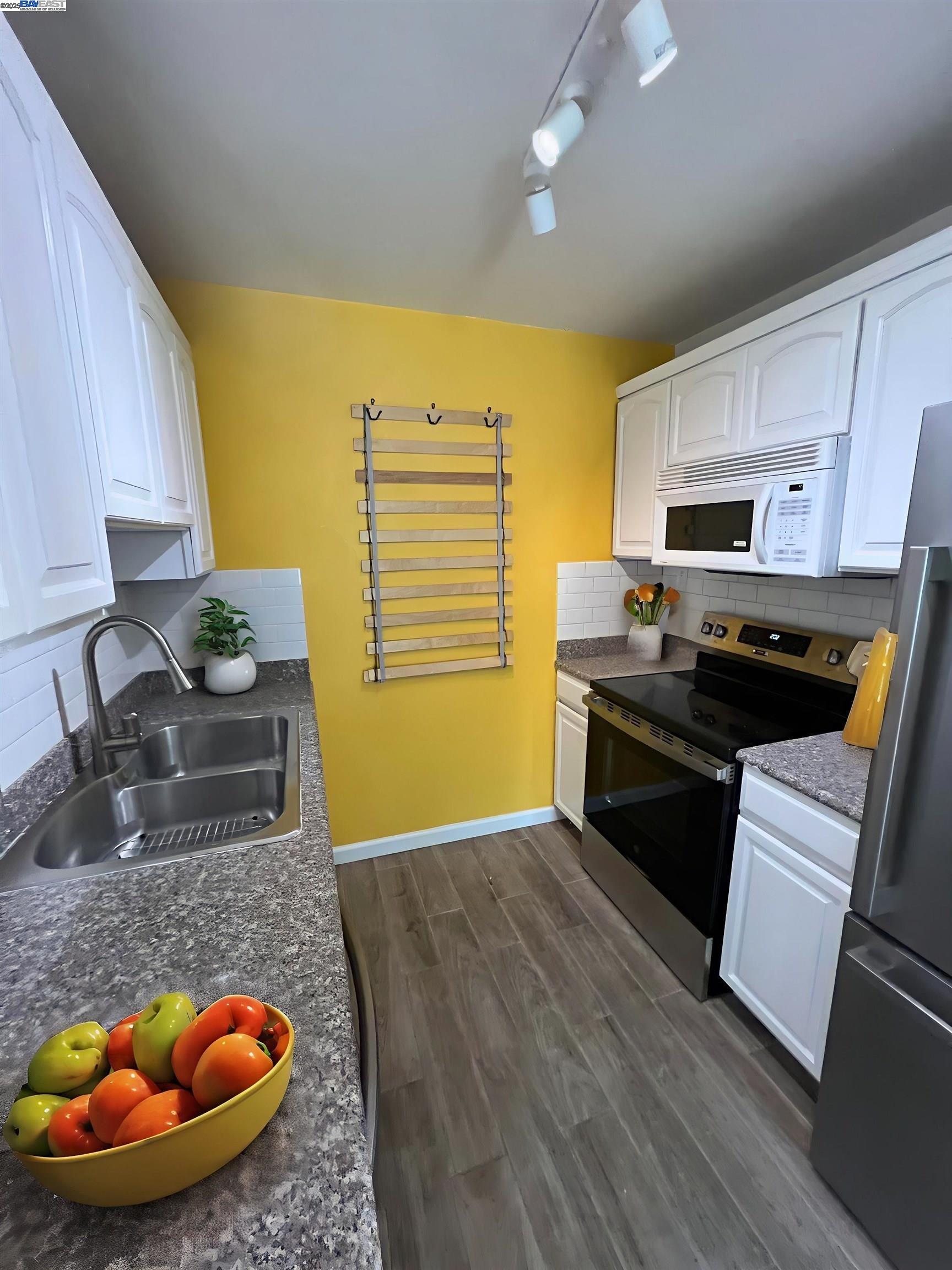 Detail Gallery Image 6 of 18 For 2712 Oak Rd #57,  Walnut Creek,  CA 94597 - 3 Beds | 2 Baths
