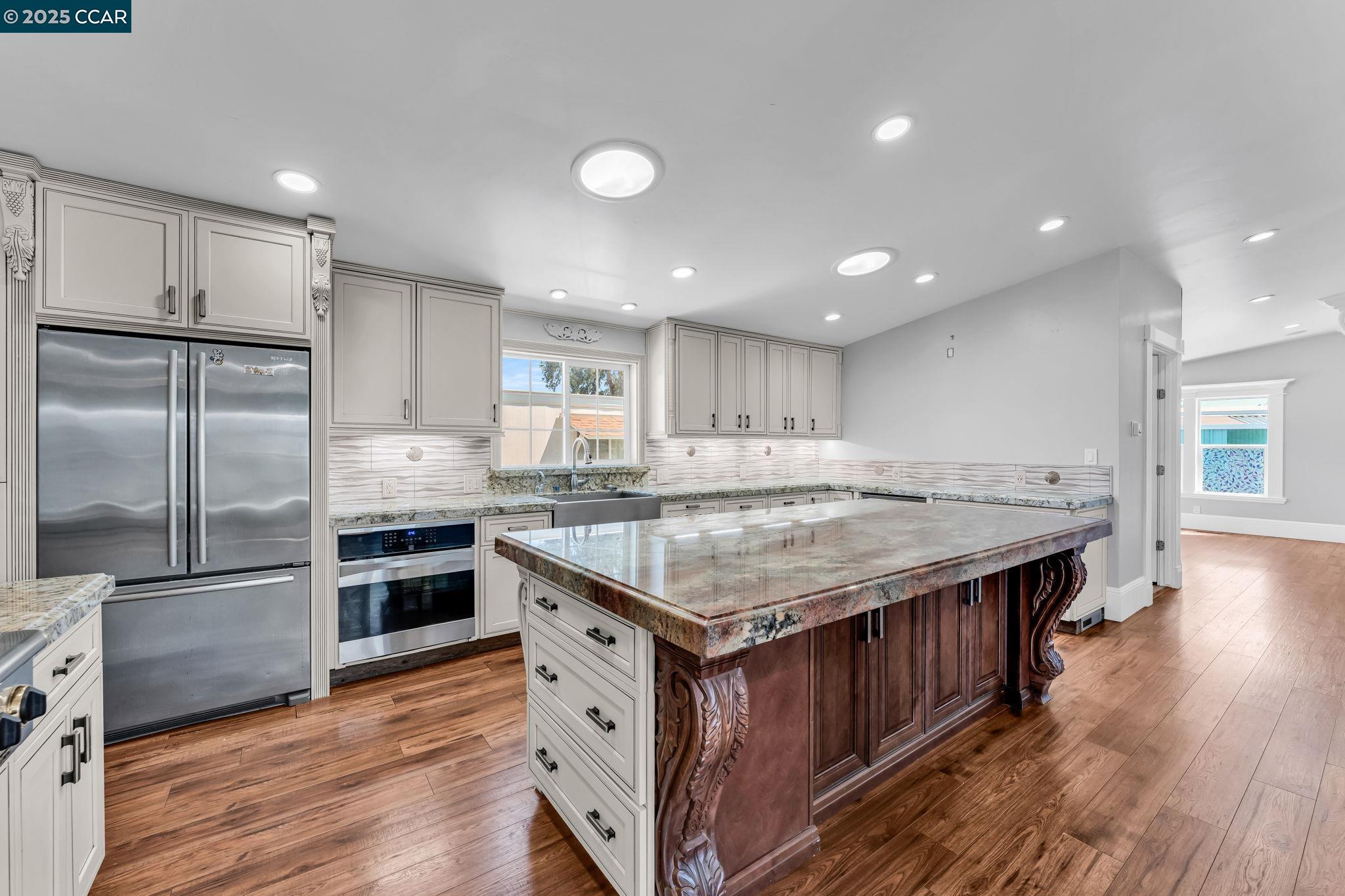 Front Image Thumbnail for CC41106937