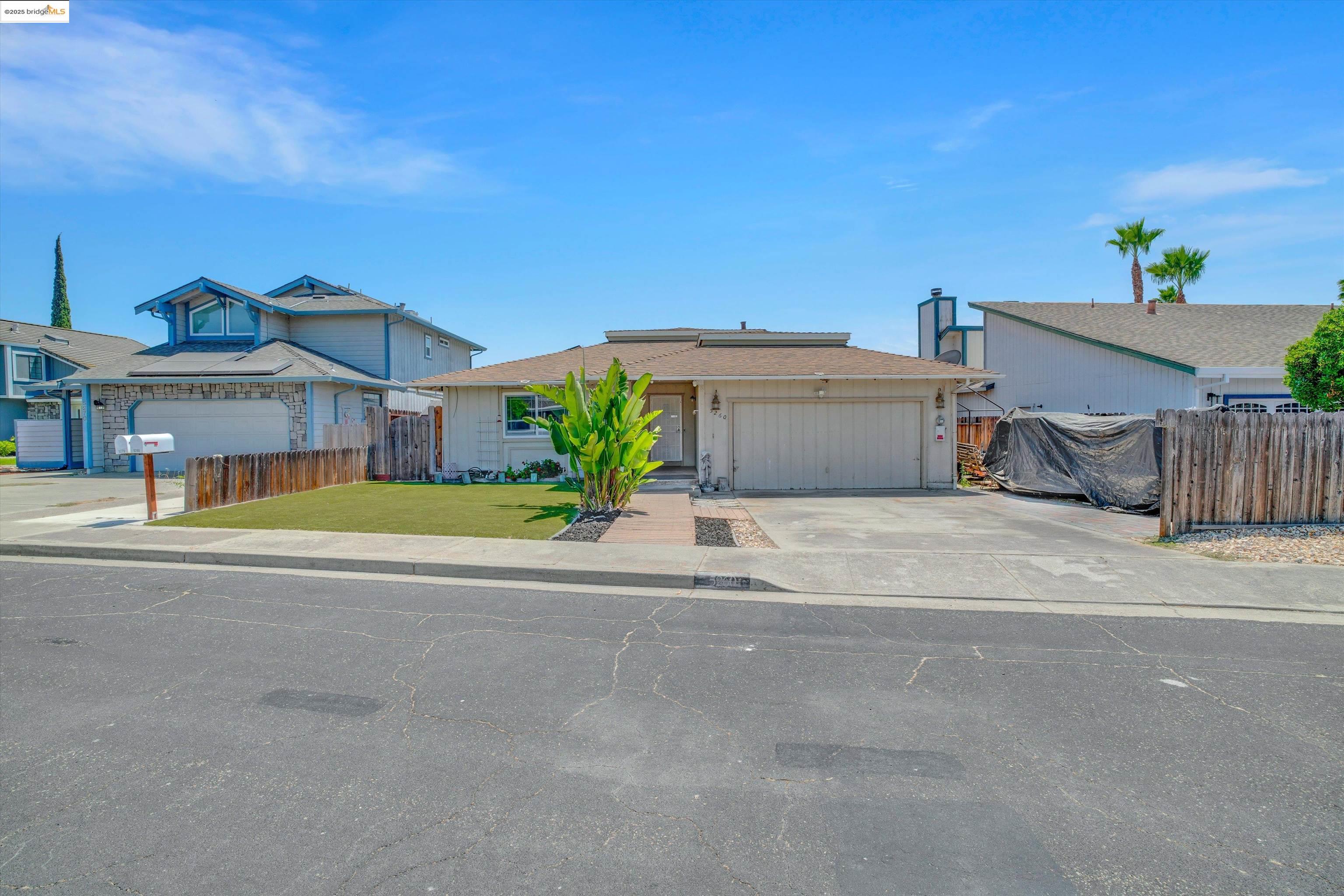 Detail Gallery Image 5 of 38 For 5260 Laguna Ct, Discovery Bay,  CA 94505 - 3 Beds | 2 Baths