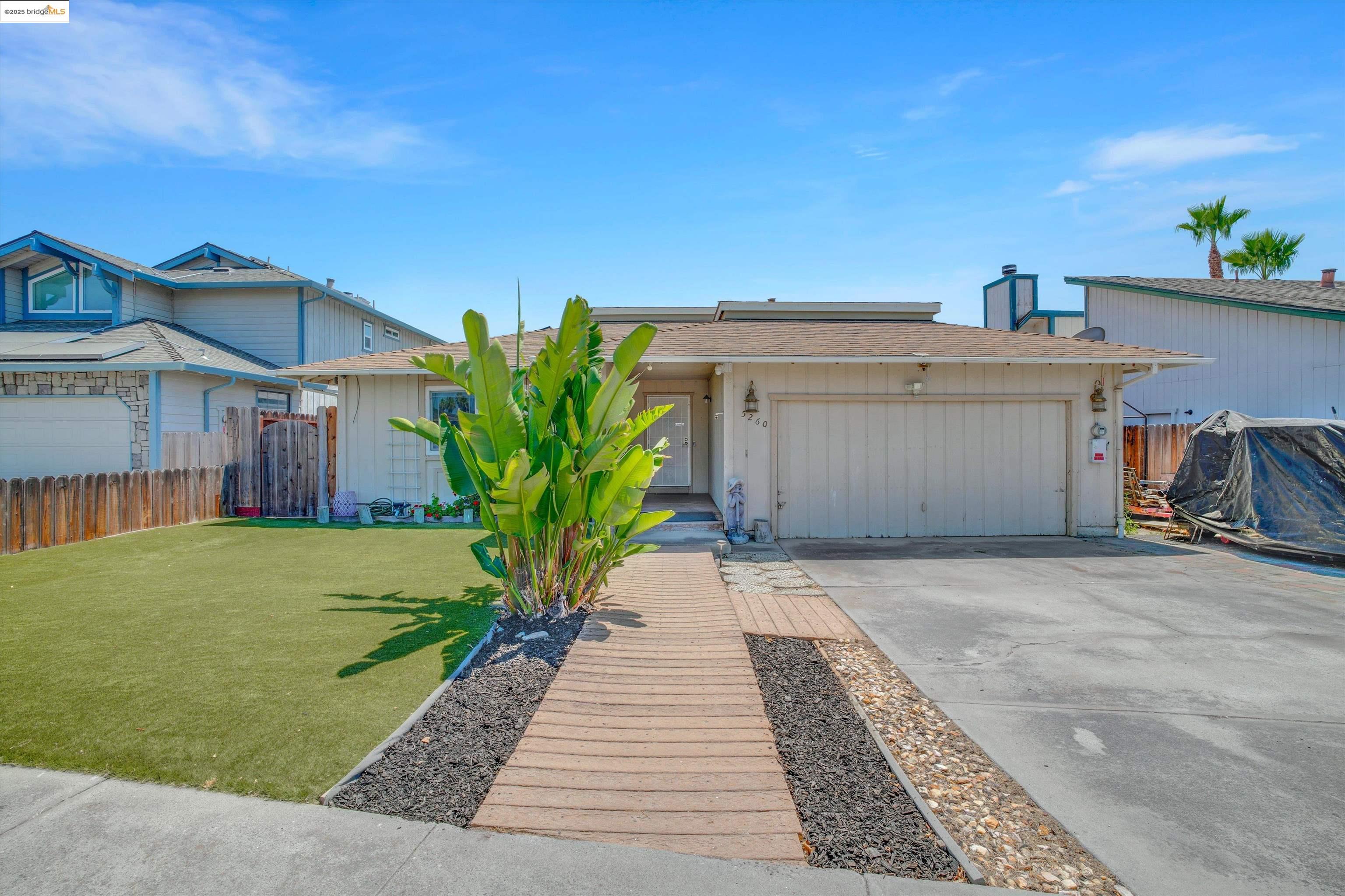 Detail Gallery Image 6 of 38 For 5260 Laguna Ct, Discovery Bay,  CA 94505 - 3 Beds | 2 Baths