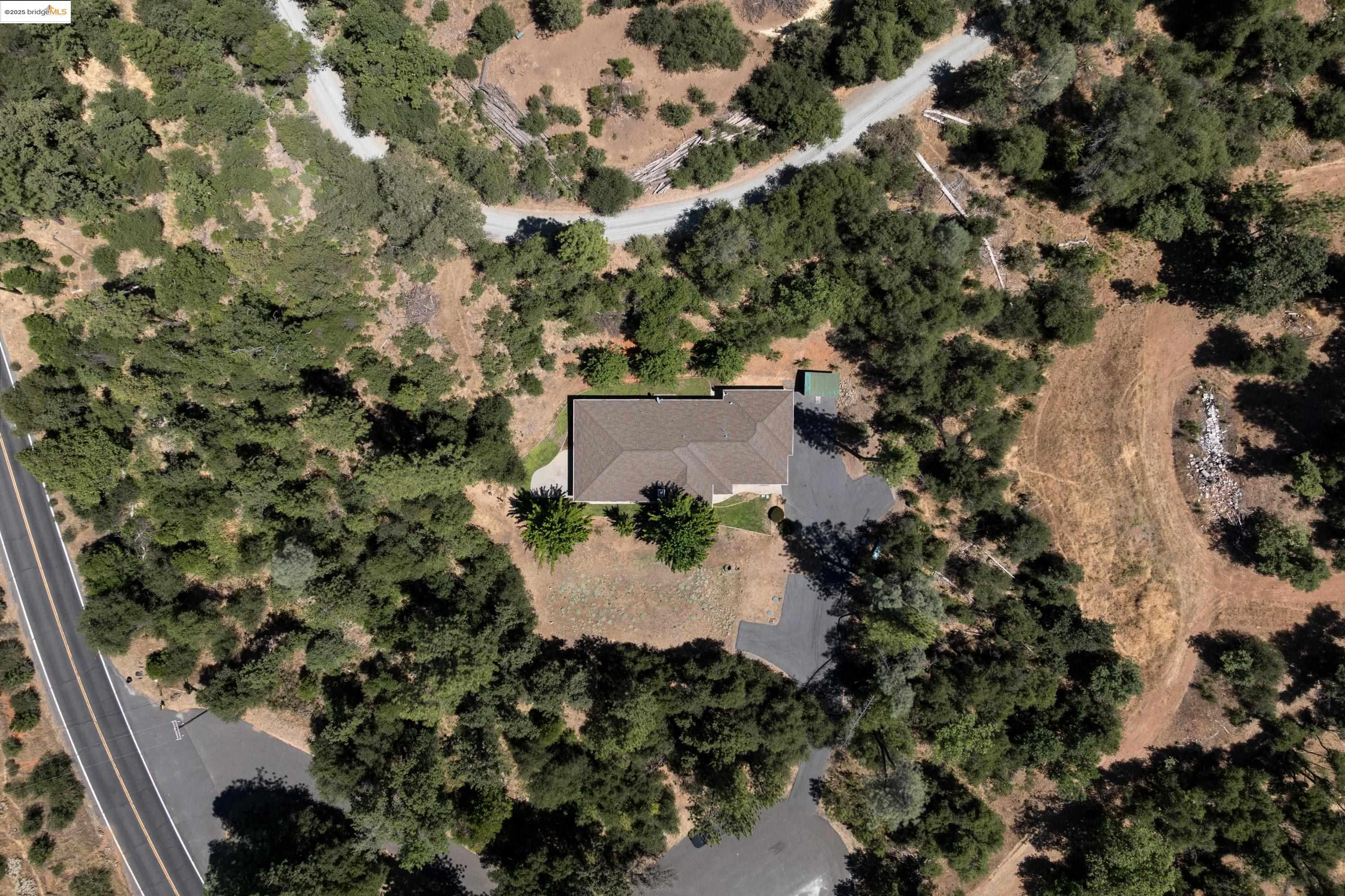 Detail Gallery Image 2 of 25 For 20245 N Tuolumne Rd, Tuolumne,  CA 95379 - 3 Beds | 3 Baths
