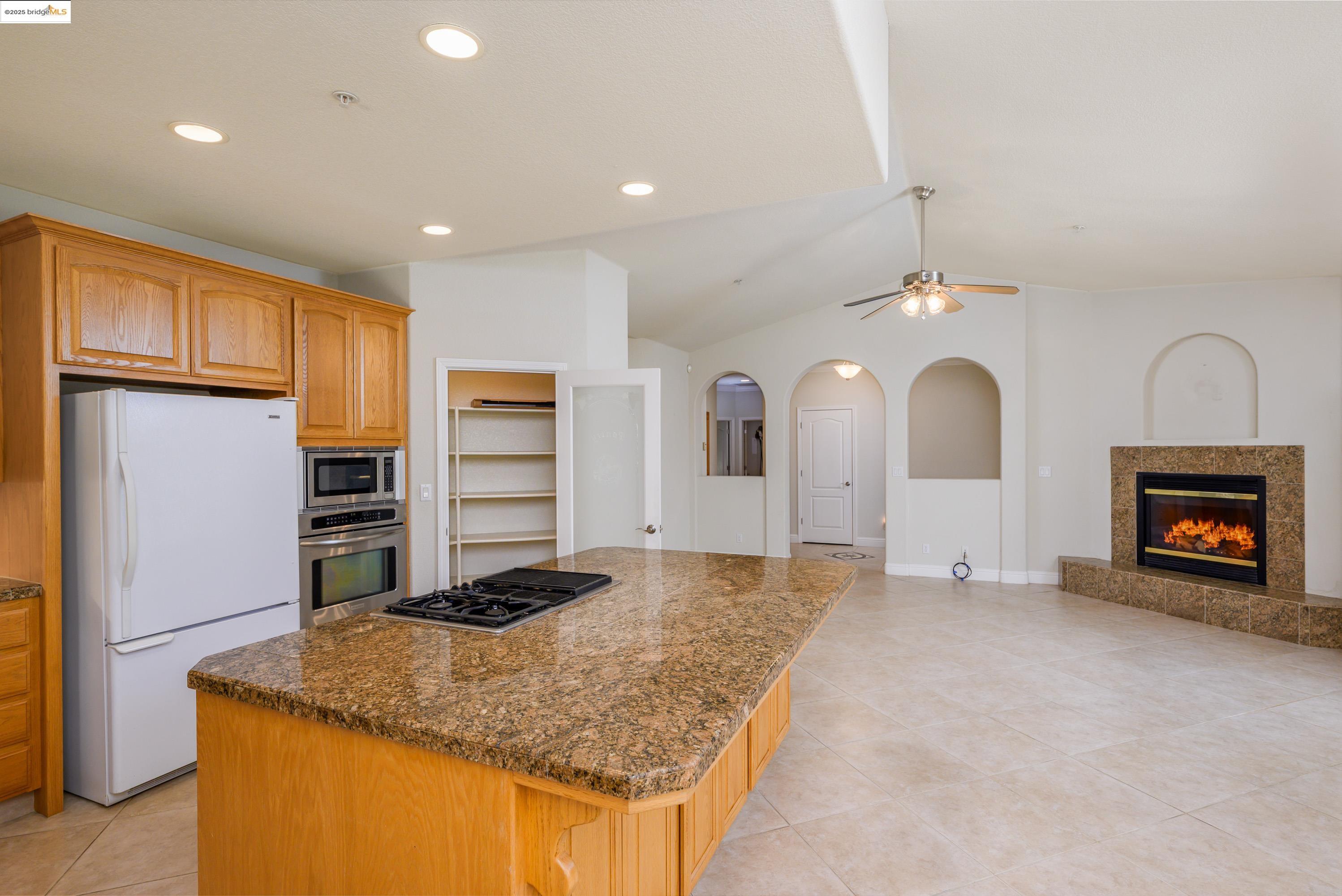 Detail Gallery Image 11 of 29 For 20245 N Tuolumne Rd, Tuolumne,  CA 95379 - 3 Beds | 3 Baths