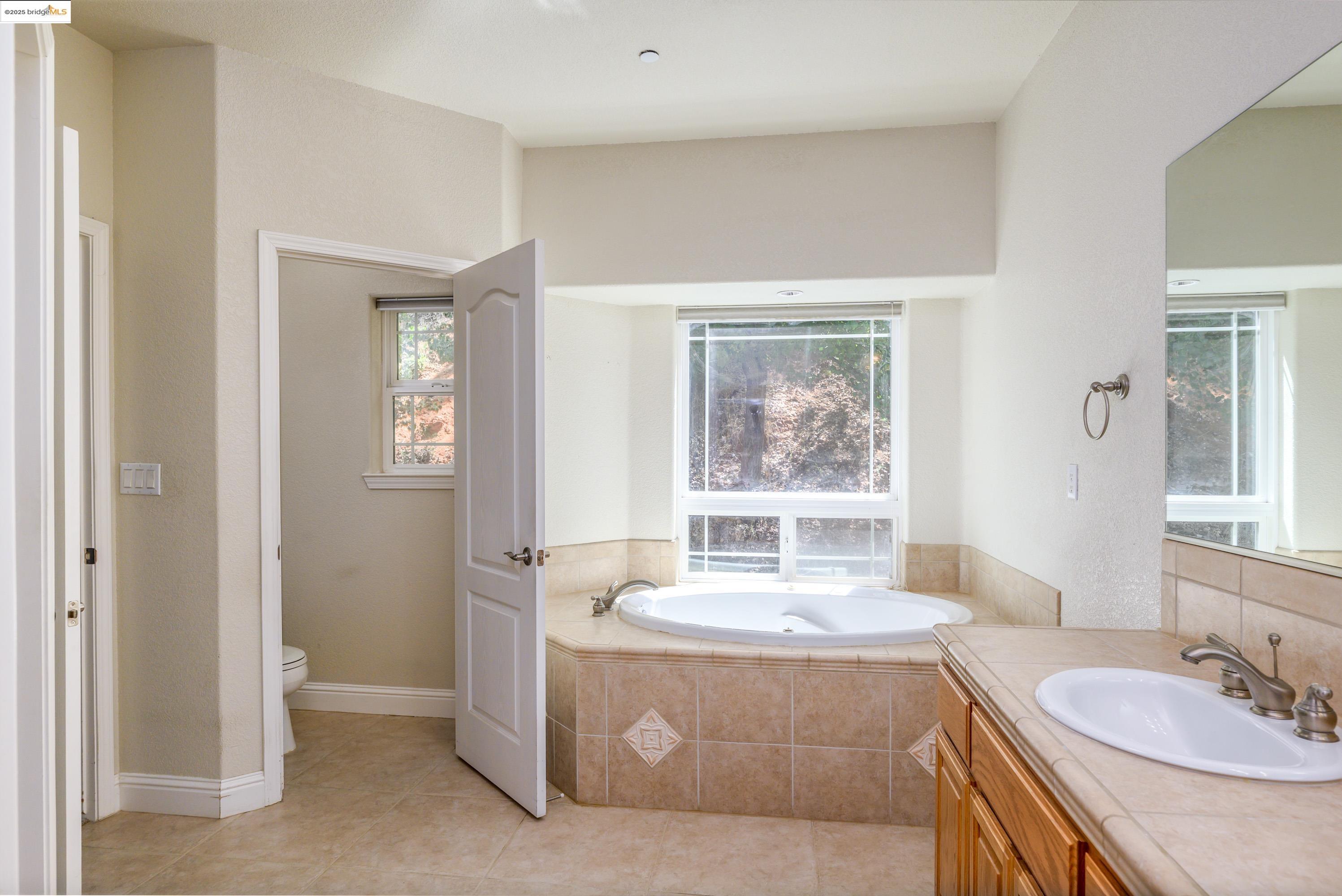 Detail Gallery Image 13 of 25 For 20245 N Tuolumne Rd, Tuolumne,  CA 95379 - 3 Beds | 3 Baths